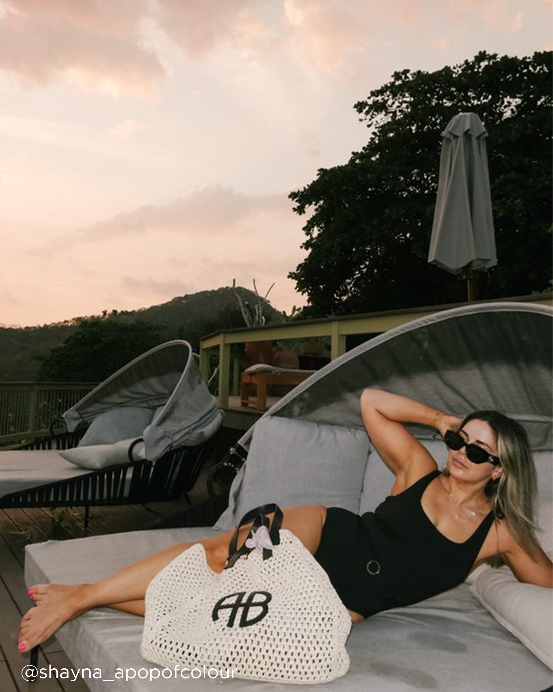 LA VIE EN ROSE AQUA Maillot une-pièce côtelé encolure carrée à ceinture Noir 70400154 - Voir4