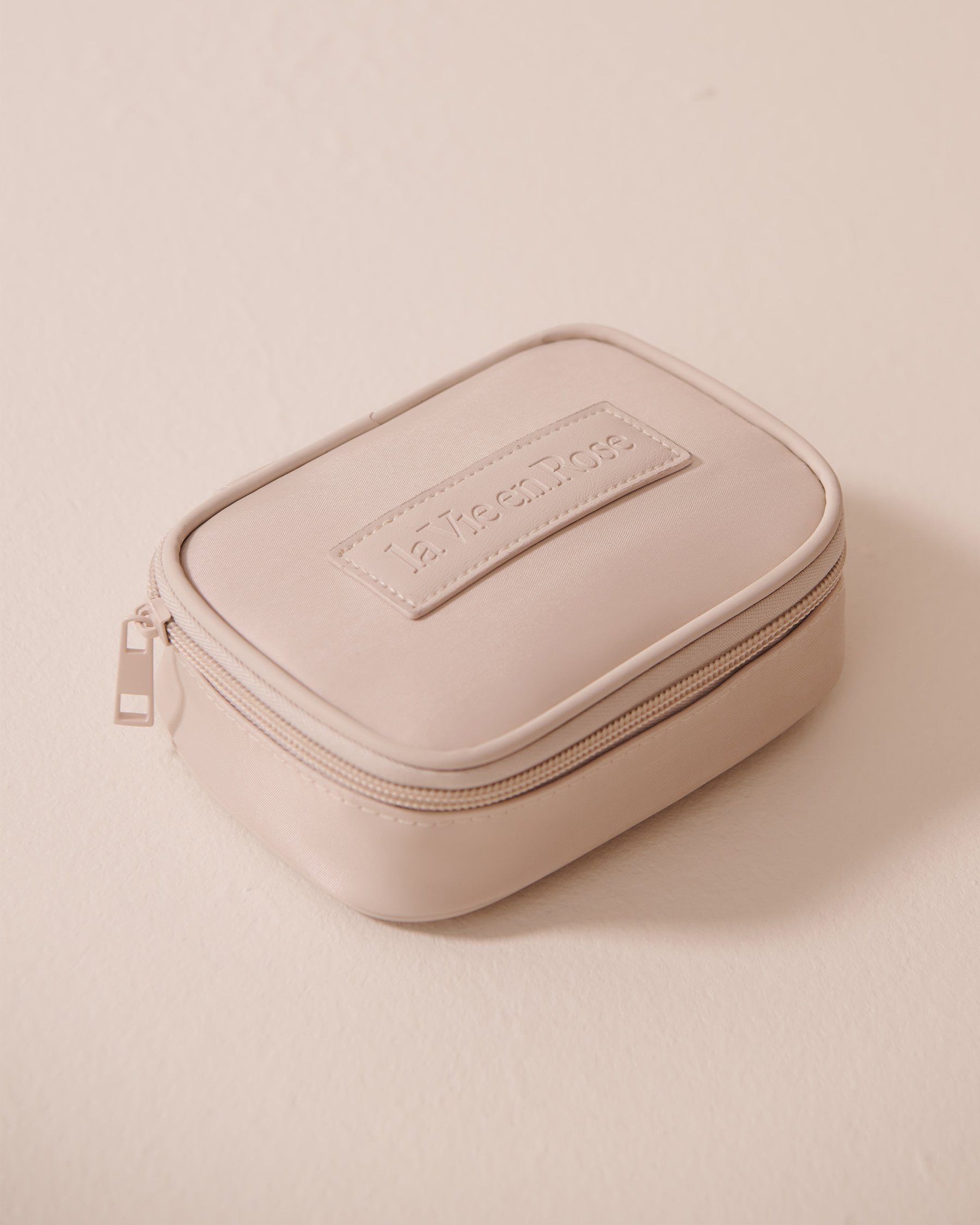 LA VIE EN ROSE Accessory Case Light Beige 40700398 - View1