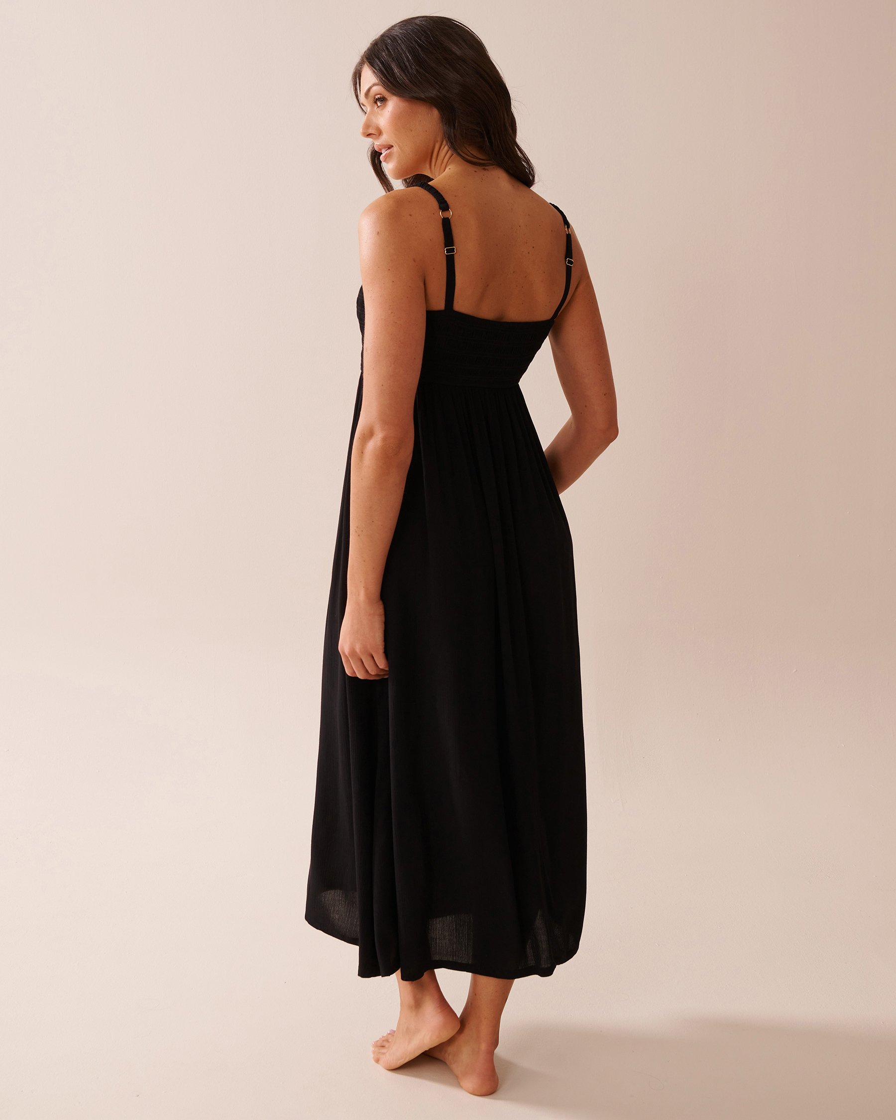 LA VIE EN ROSE AQUA Smocked Bust Gauze Maxi Dress Black 80300115 - View2