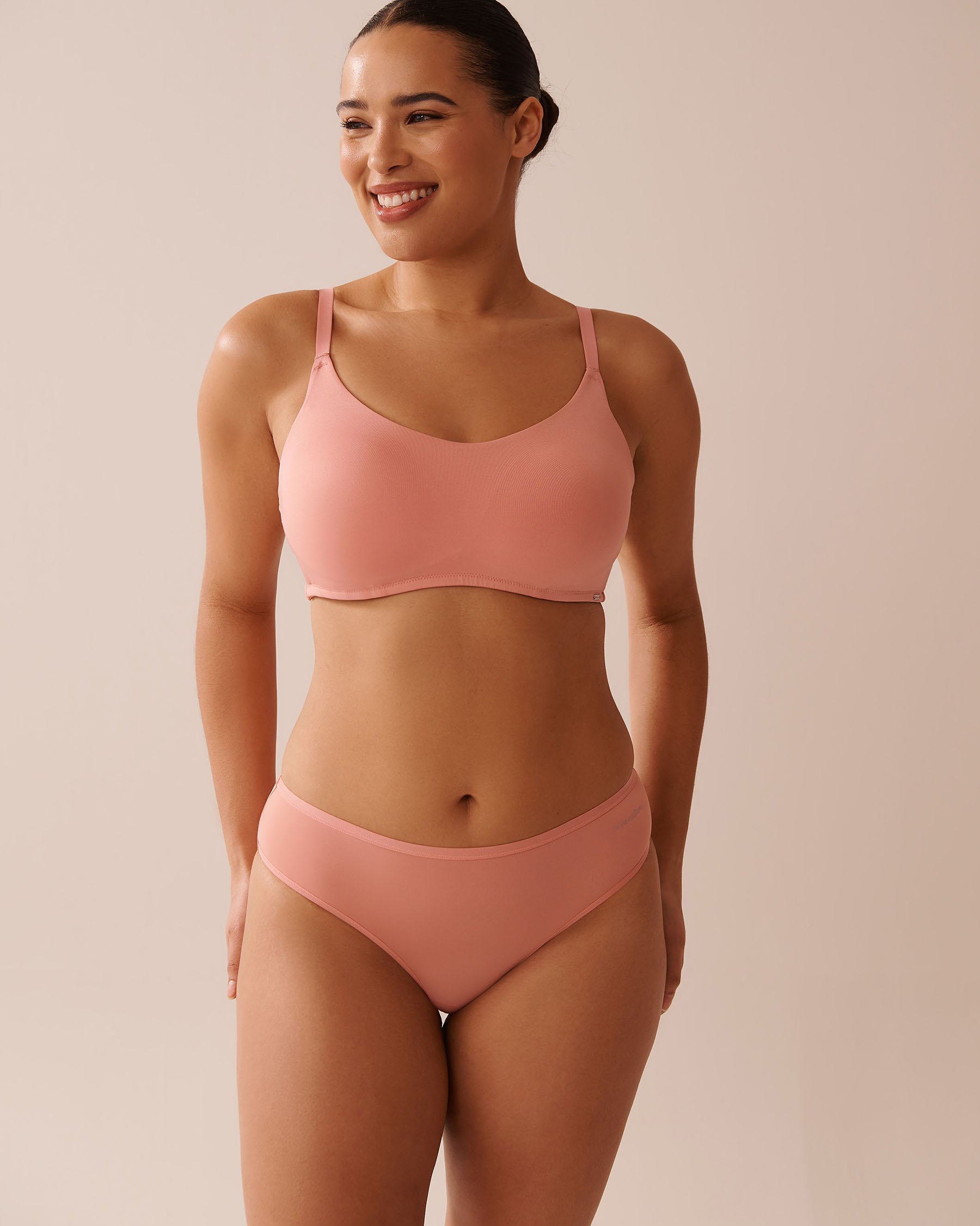 LA VIE EN ROSE Lightly Lined Wireless Minimalist Bra Salmon Pink 10200506 - View4