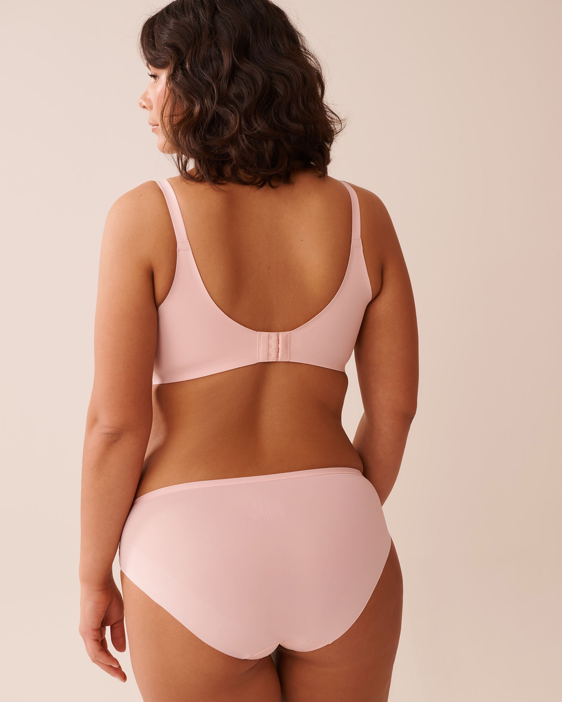 LA VIE EN ROSE Soutien-gorge doublure légère sans armatures dos lisse Fleurs roses 10200491 - Voir6