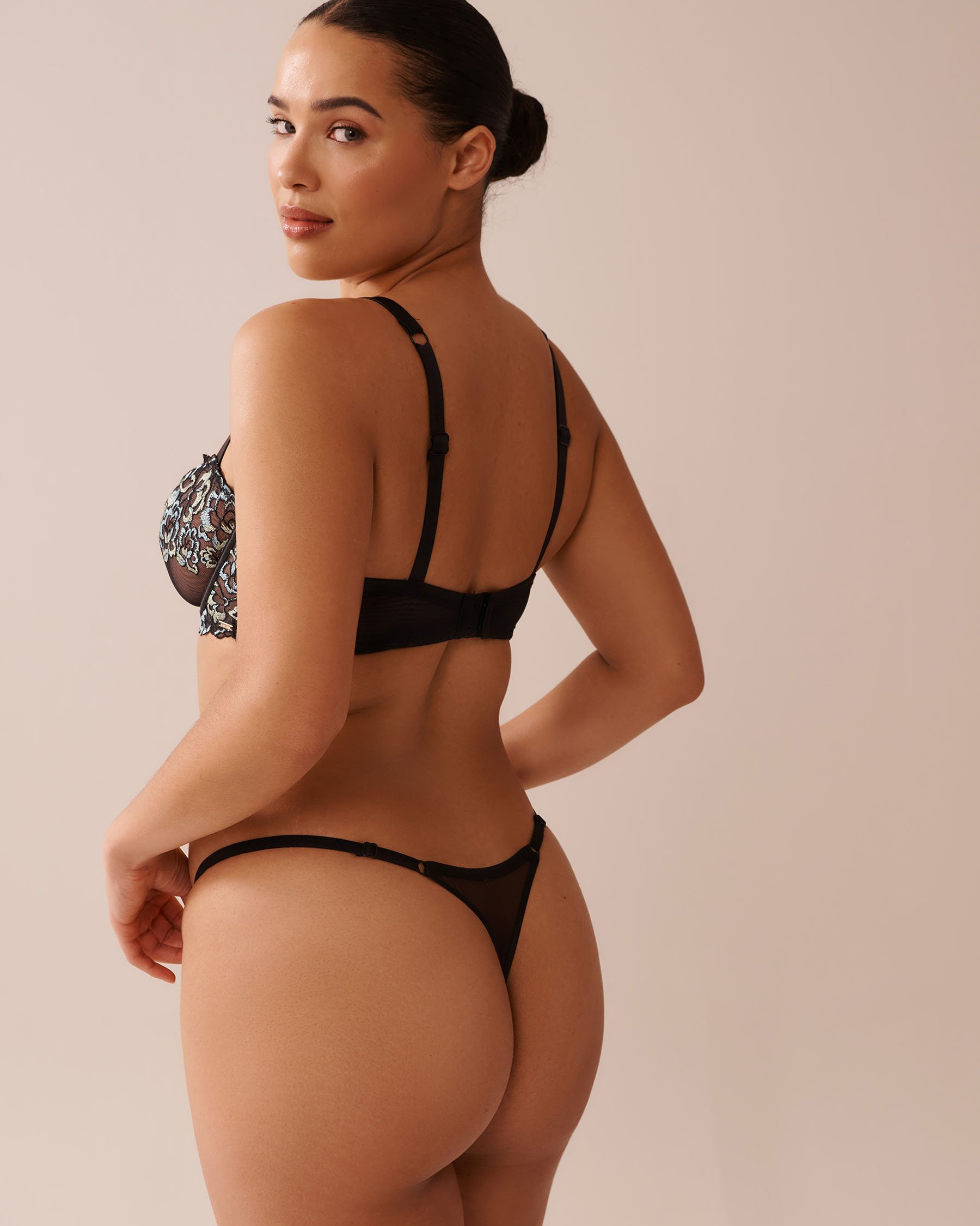 LA VIE EN ROSE Soutien-gorge sans doublure balconnet Fleurs noires et bleues 10100175 - View2