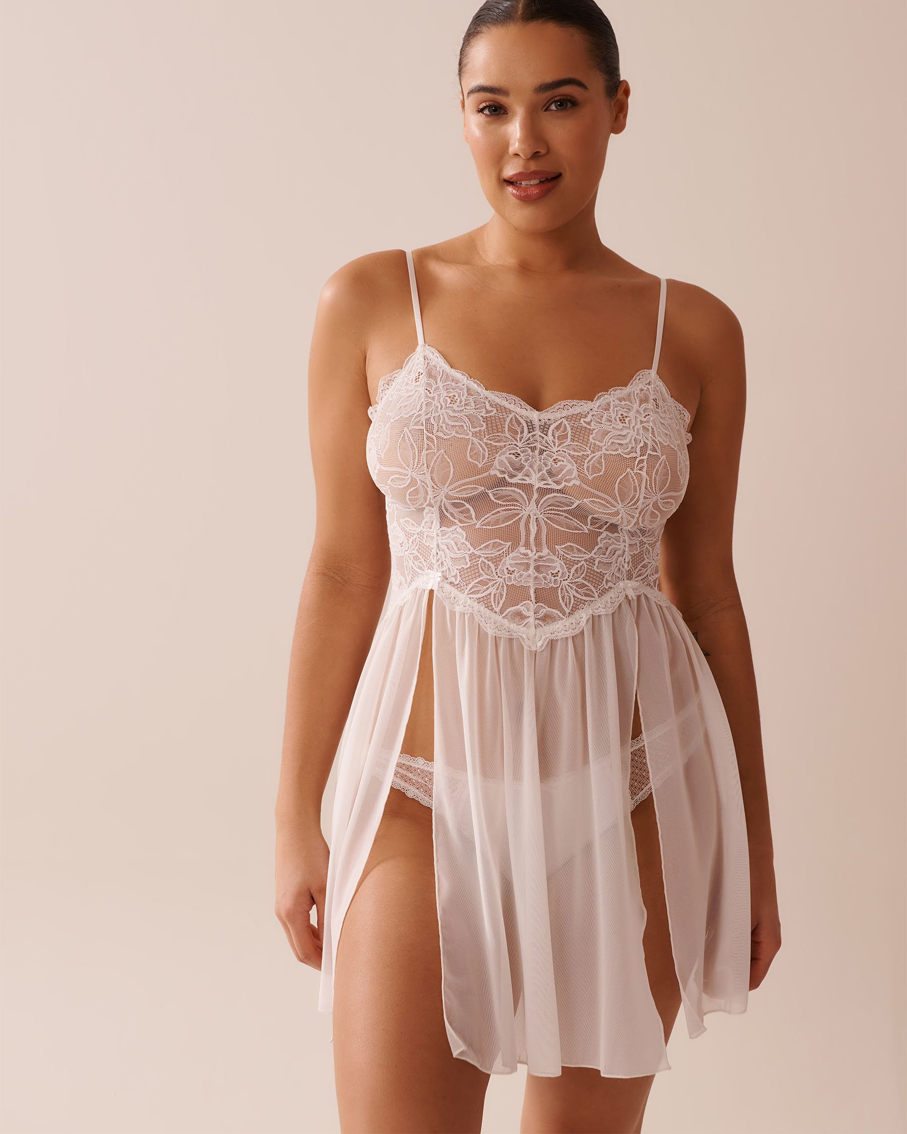 LA VIE EN ROSE Floral Lace and Mesh Slit Nightie White 60500193 - View1