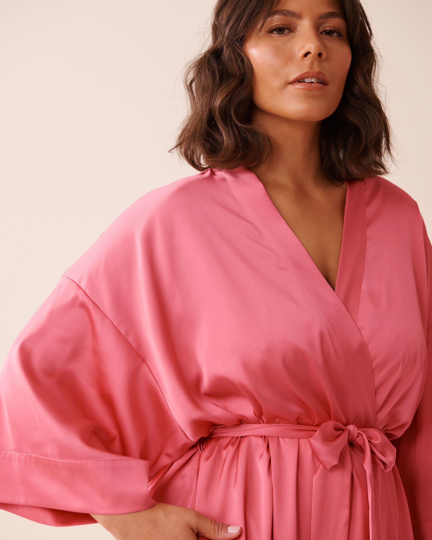 LA VIE EN ROSE Kimono en satin Rose melon d'eau 60600094 - Voir10