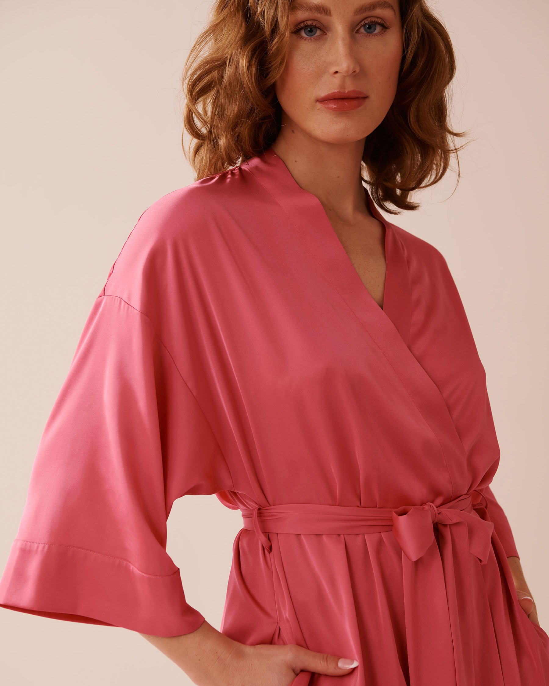 LA VIE EN ROSE Kimono en satin Rose melon d'eau 60600094 - Voir5
