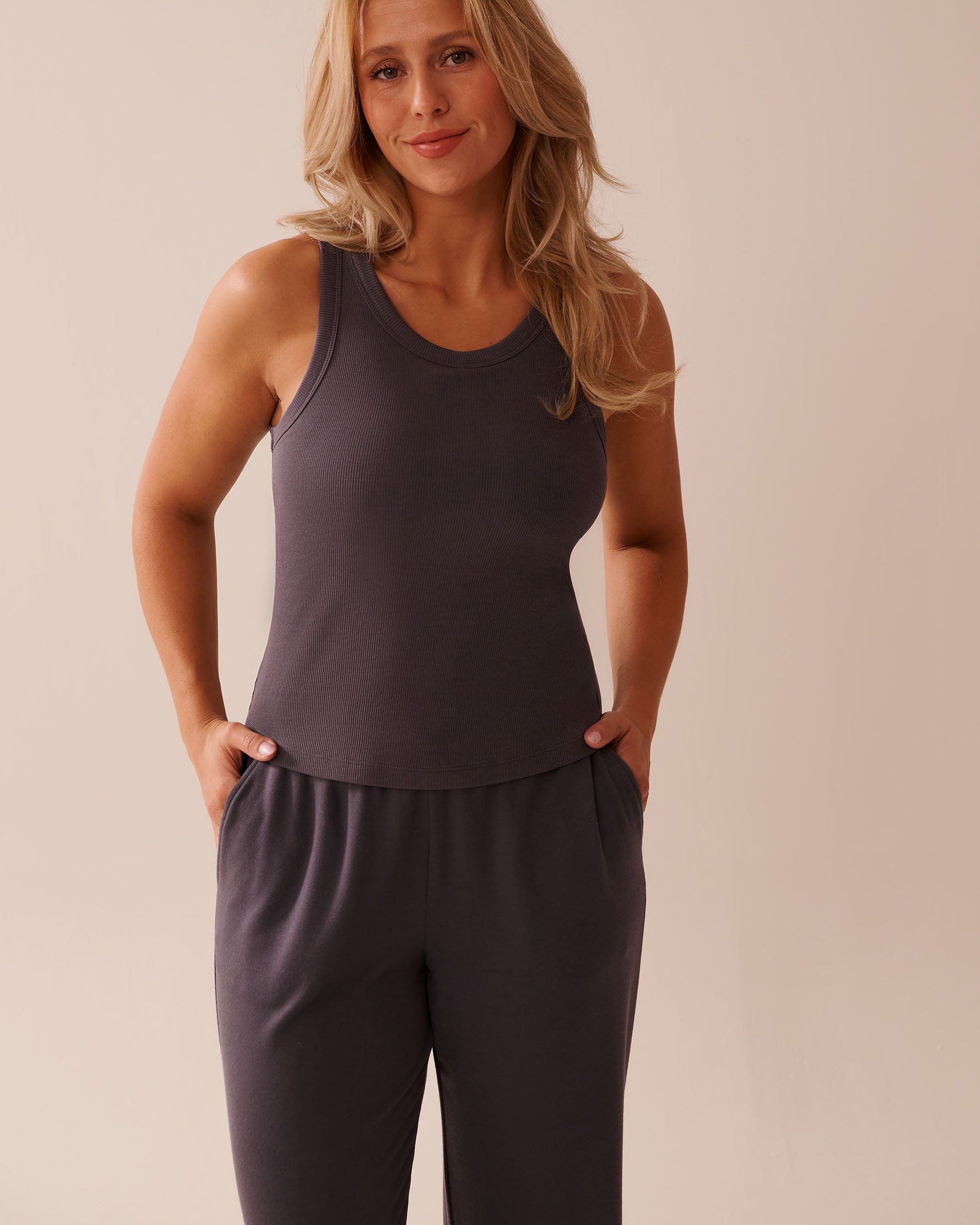 LA VIE EN ROSE Ribbed Cotton Cami with Shelf Bra Anthracite 50100108 - View1