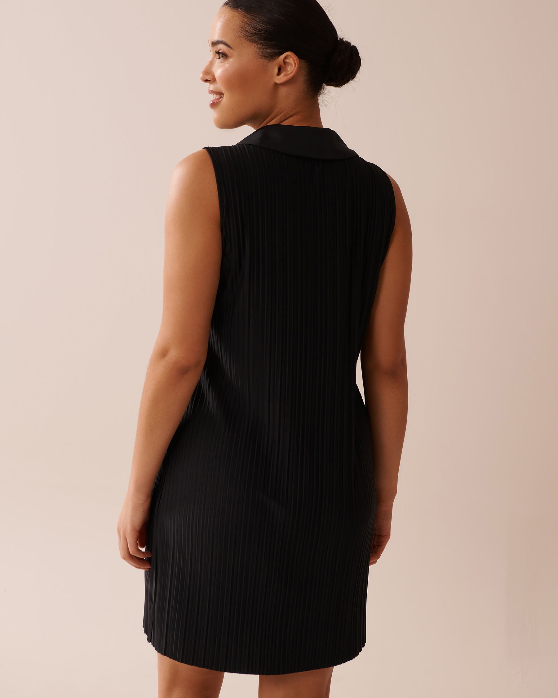 LA VIE EN ROSE Lightweight Pleated Effect Shirt Collar Dress Black 50400042 - View2