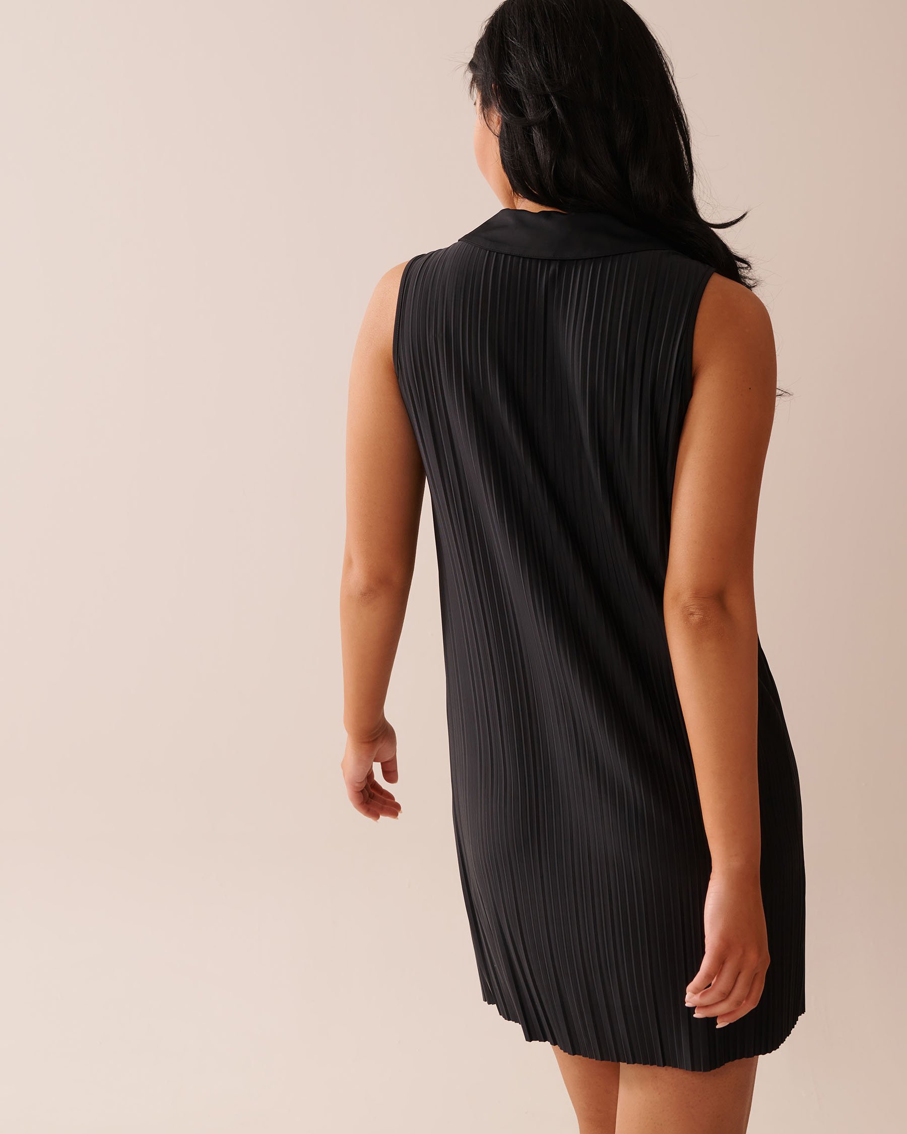 LA VIE EN ROSE Lightweight Pleated Effect Shirt Collar Dress Black 50400042 - View5