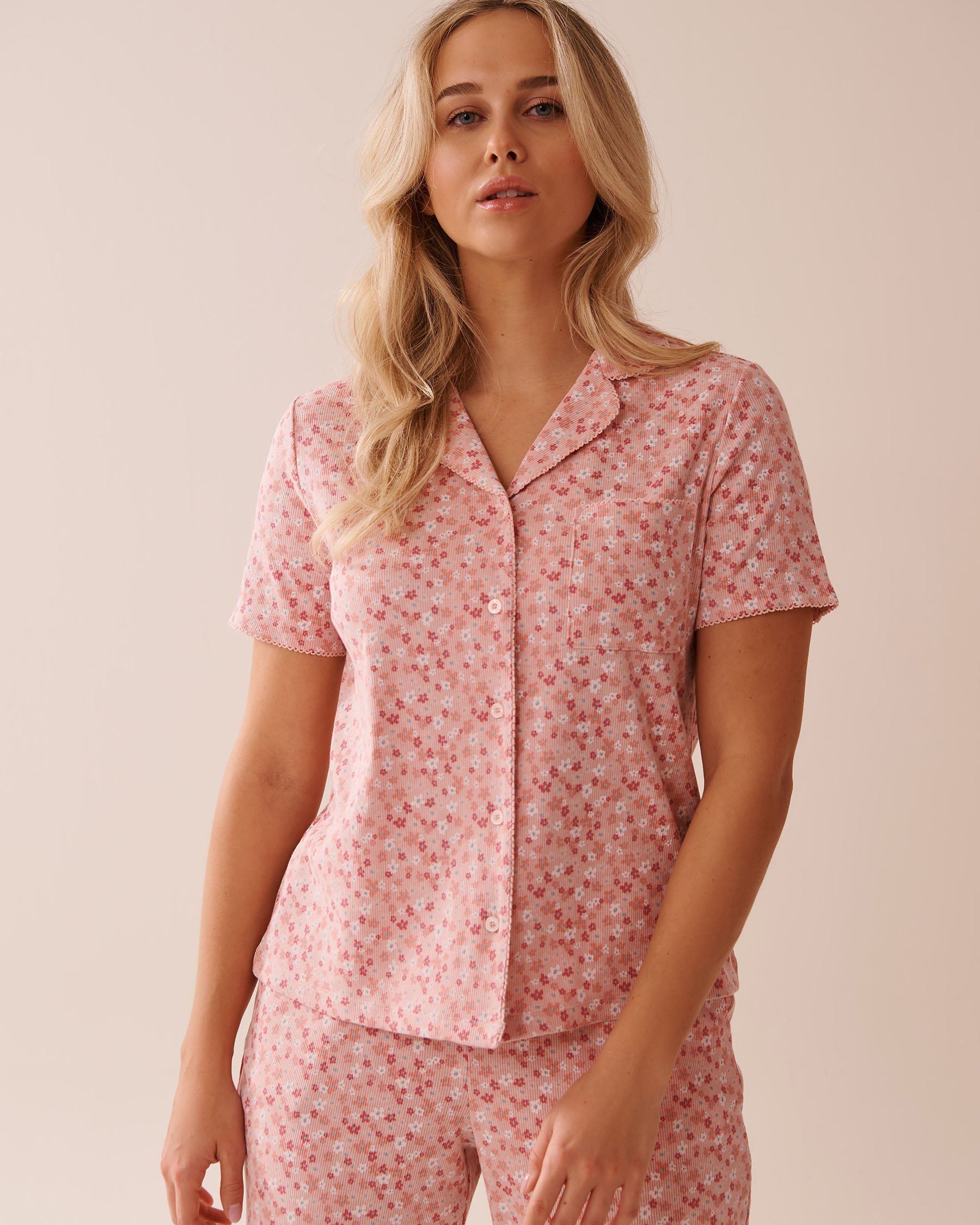 LA VIE EN ROSE Ditsy Floral Print Ribbed Short Sleeve Button-down Shirt Small Pink Flowers 40100732 - View1