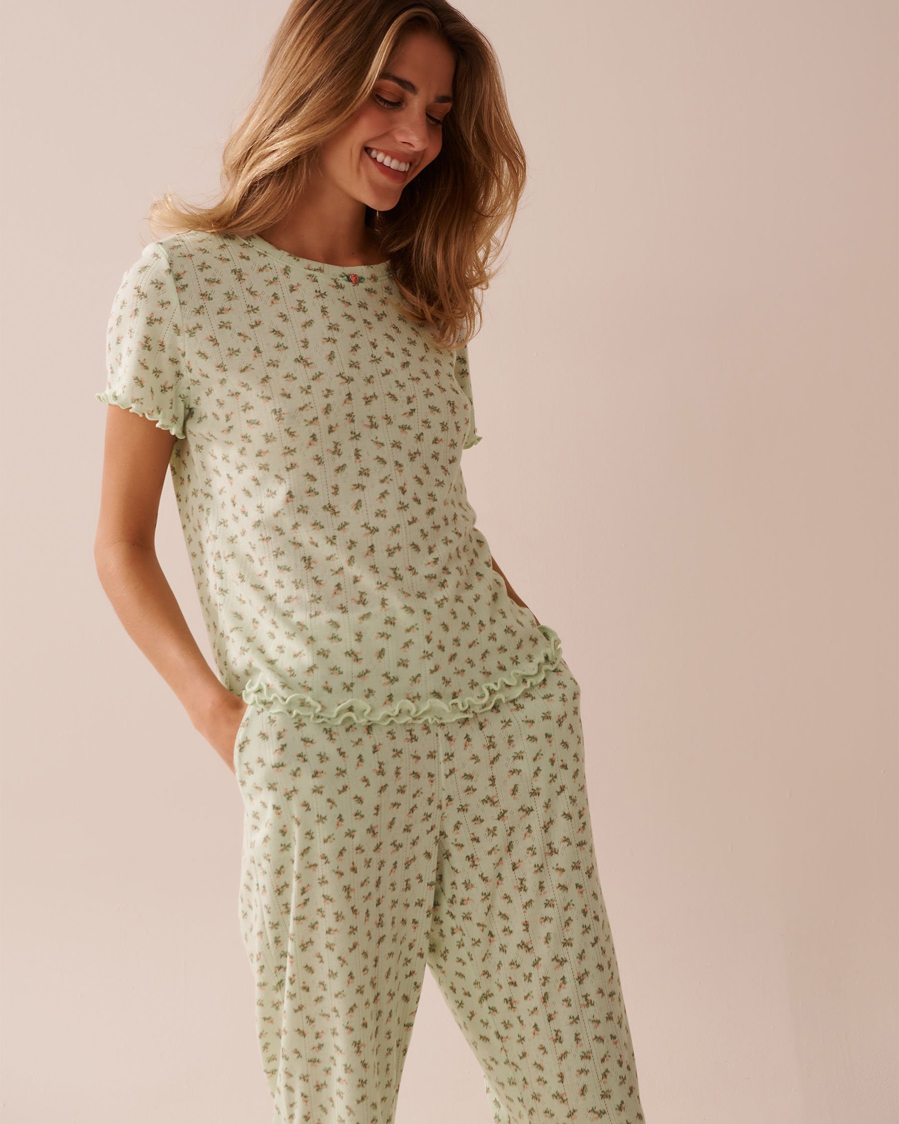 LA VIE EN ROSE T-shirt maille pointelle et bordure frisons à petites fleurs Petits bouquets 40100734 - Voir5