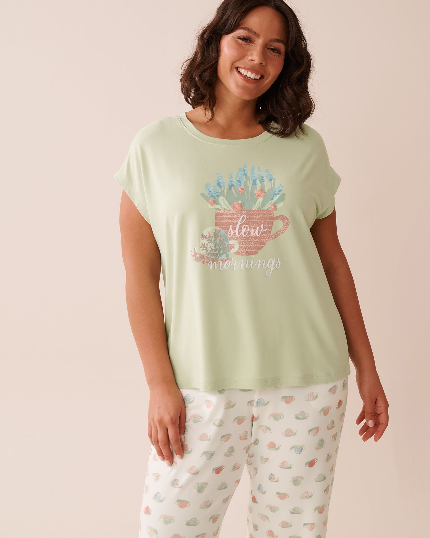 LA VIE EN ROSE Snail Print Super Soft T-shirt Meadow Green 40100743 - View4