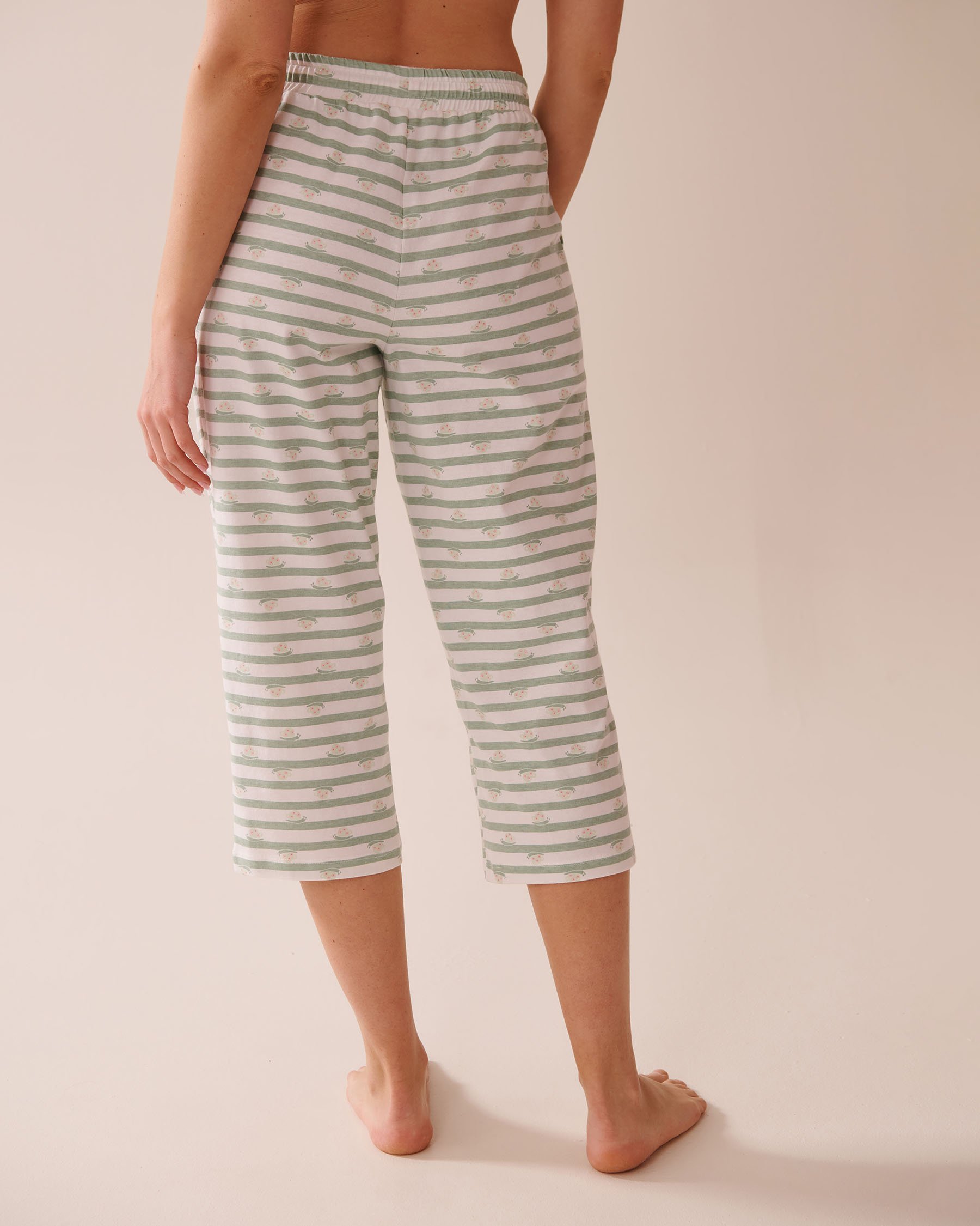 LA VIE EN ROSE Snail Print Cotton Pajama Capris Frosty Green/Snails 40200713 - View2