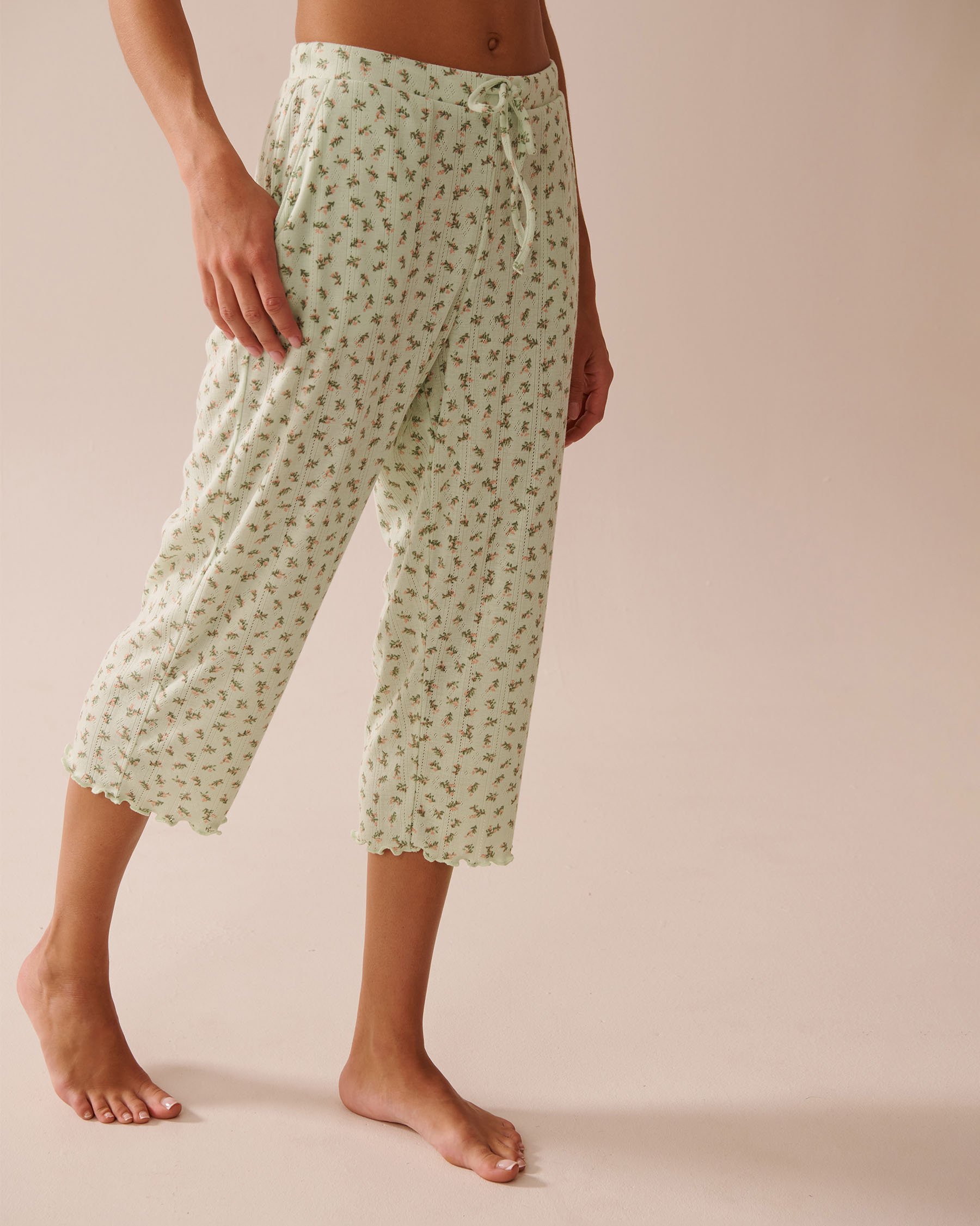 LA VIE EN ROSE Ditsy Floral Print Lettuce Edge Pointelle Pajama Capris Small Bouquets 40200723 - View1