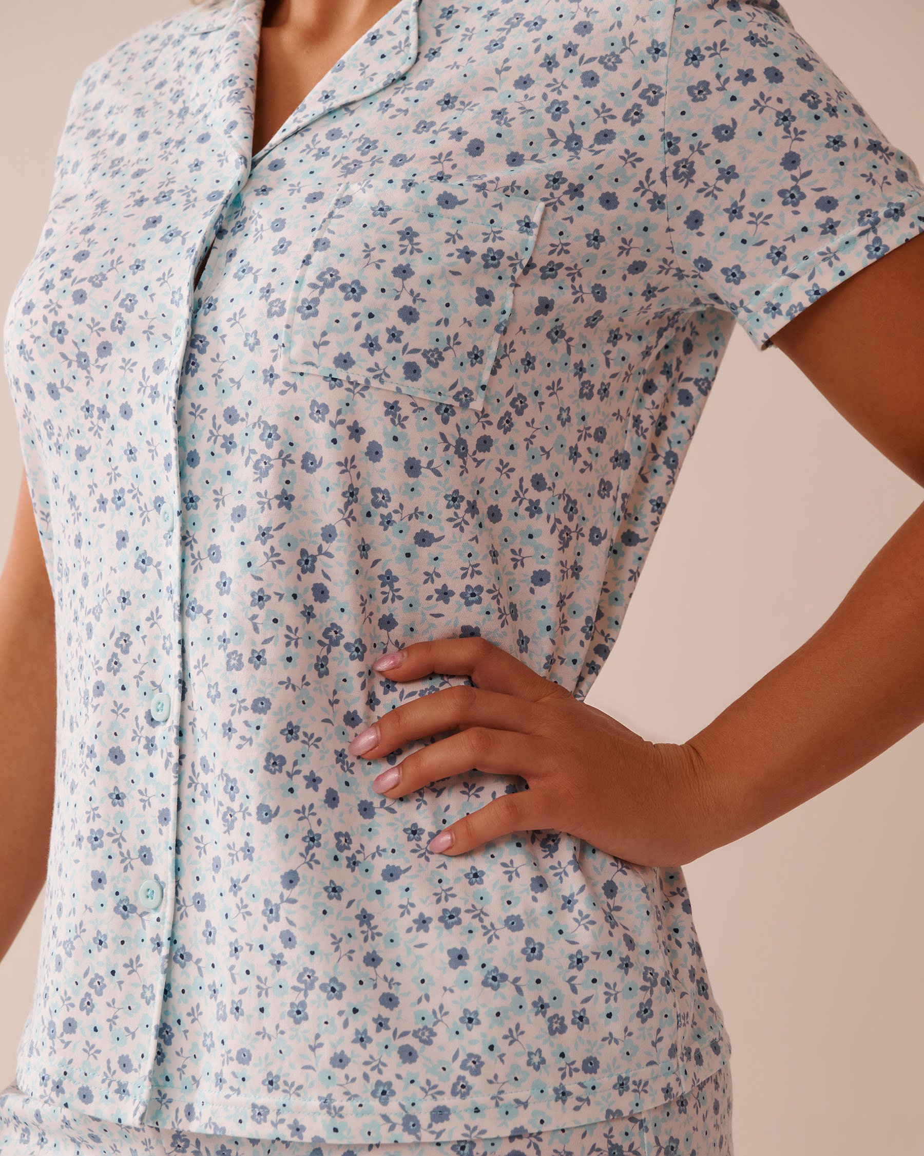 LA VIE EN ROSE Ensemble pyjama imprimé à fleurs avec chemisier Petites fleurs bleues 40400081 - Voir4