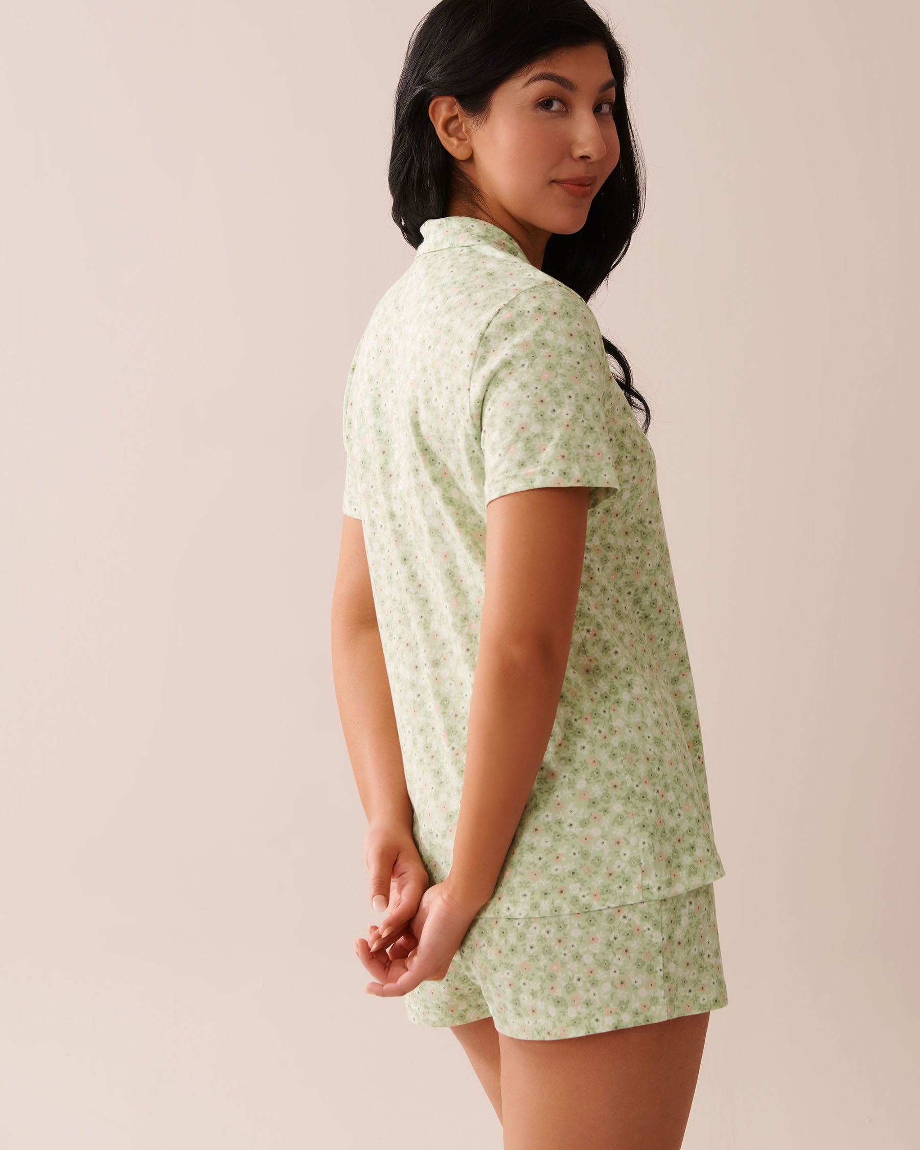 LA VIE EN ROSE Ensemble pyjama imprimé à fleurs avec chemisier Petites fleurs vertes 40400081 - View2