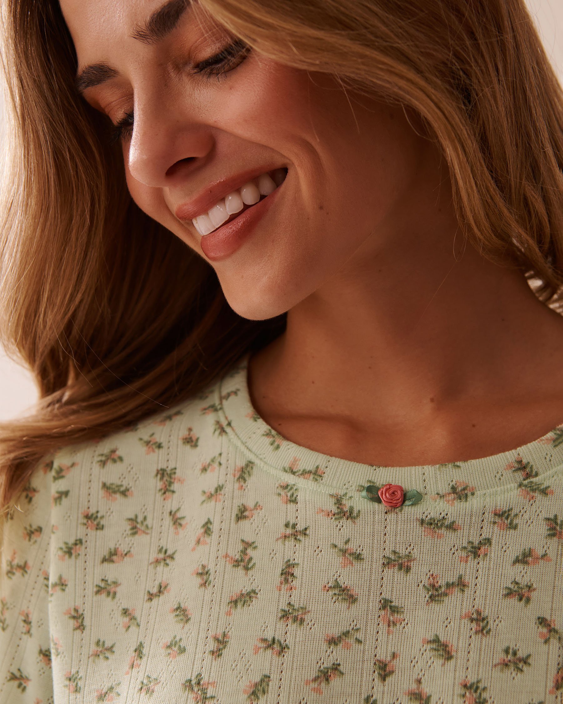 LA VIE EN ROSE Ditsy Floral Print Lettuce Edge Pointelle T-shirt Small Bouquets 40100734 - View6