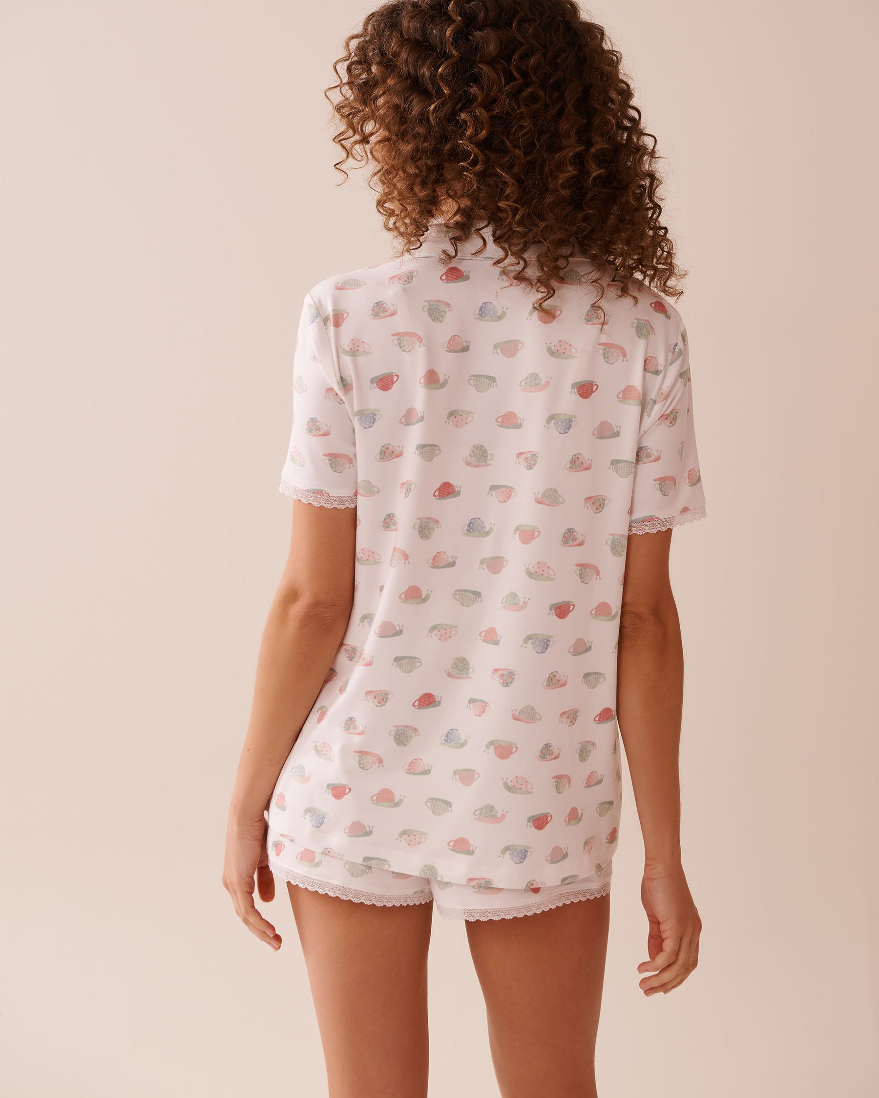 LA VIE EN ROSE Snail Print Super Soft Button-down Shirt White/Snail 40100745 - View2