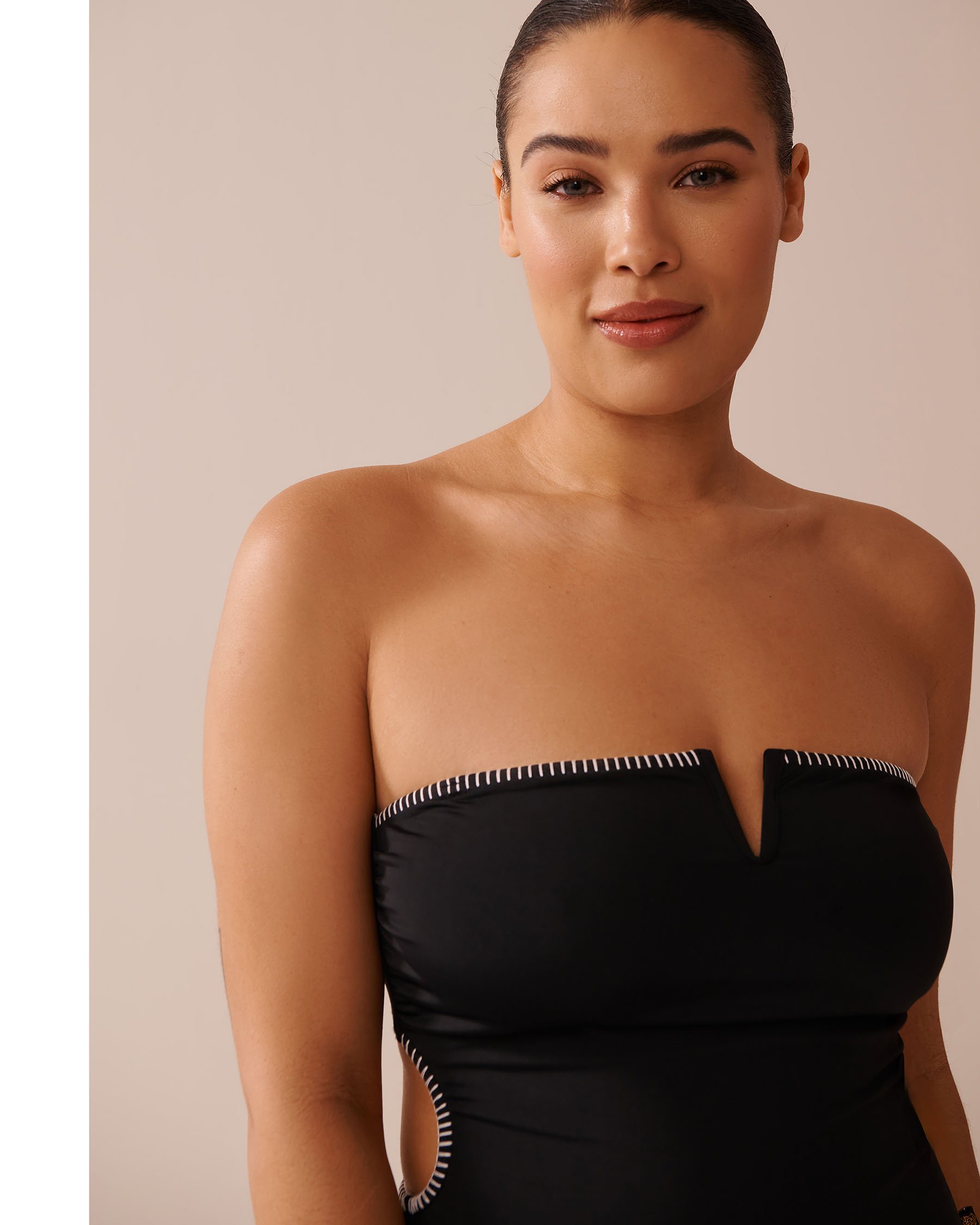 LA VIE EN ROSE AQUA SOLID V-wire and Cut-out One-piece swimsuit Black 70400169 - View5