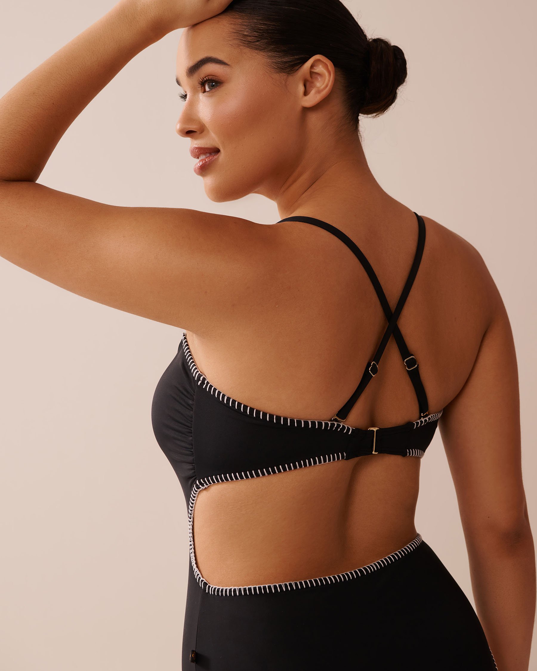 LA VIE EN ROSE AQUA SOLID V-wire and Cut-out One-piece swimsuit Black 70400169 - View7