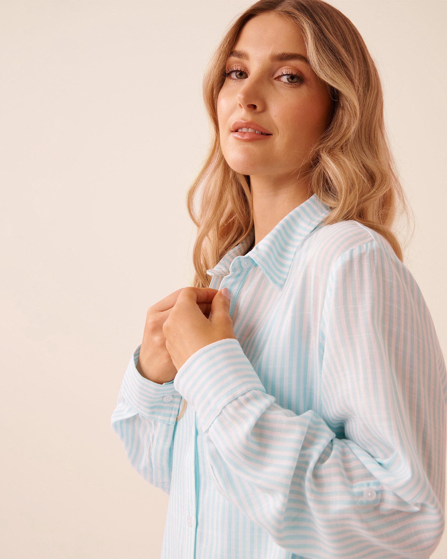 LA VIE EN ROSE AQUA Striped Long Button-down Shirt Light Blue & White Stripes 80100042 - View3