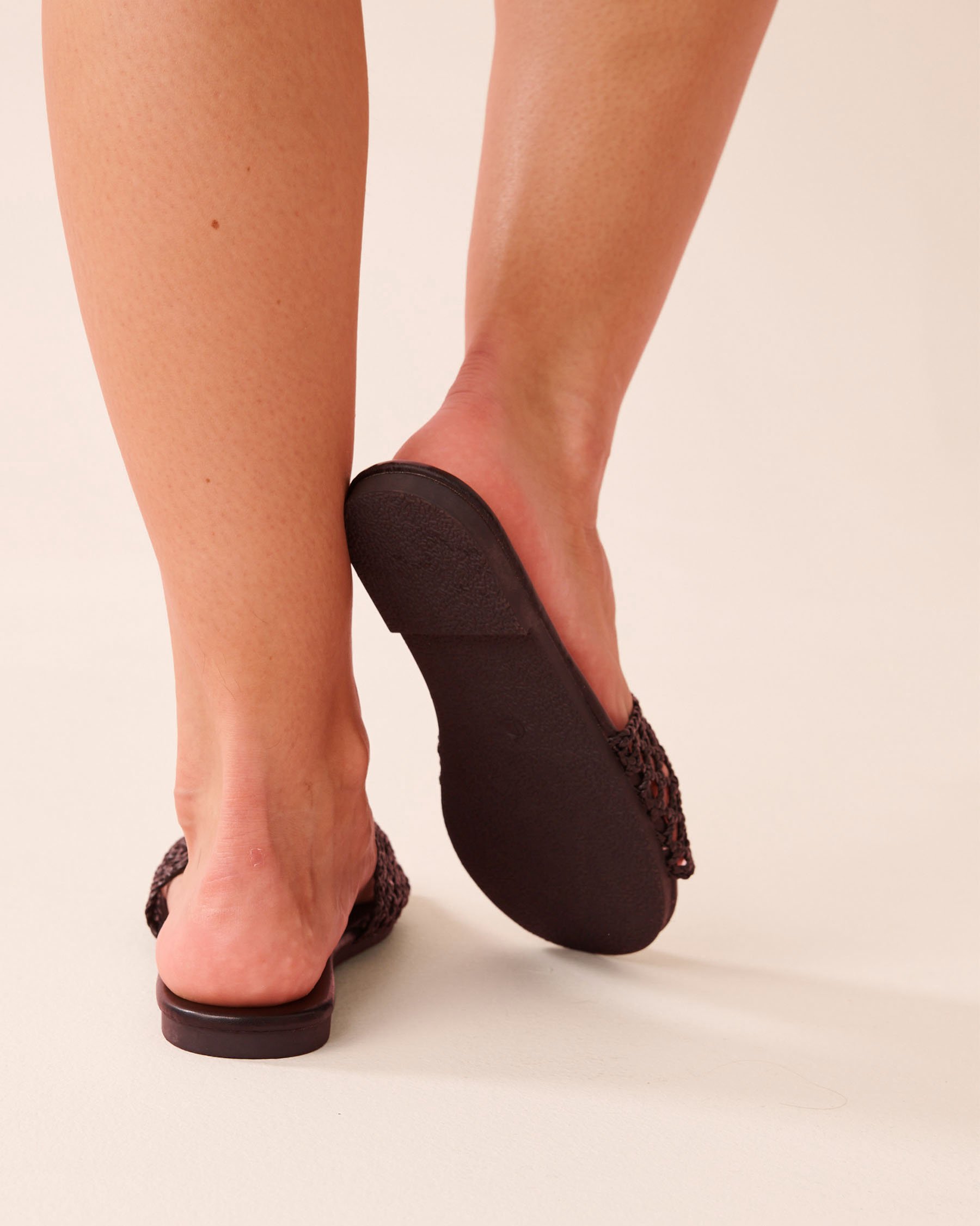 LA VIE EN ROSE AQUA Woven Strap Beach Sandal Black 80500122 - View2