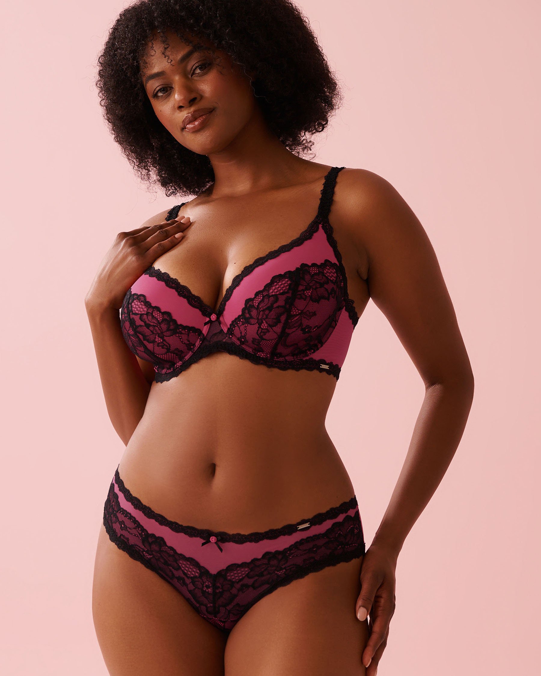 LA VIE EN ROSE Lightly Lined Lace and Mesh Bra Fuchsia Pink 10200562 - View2