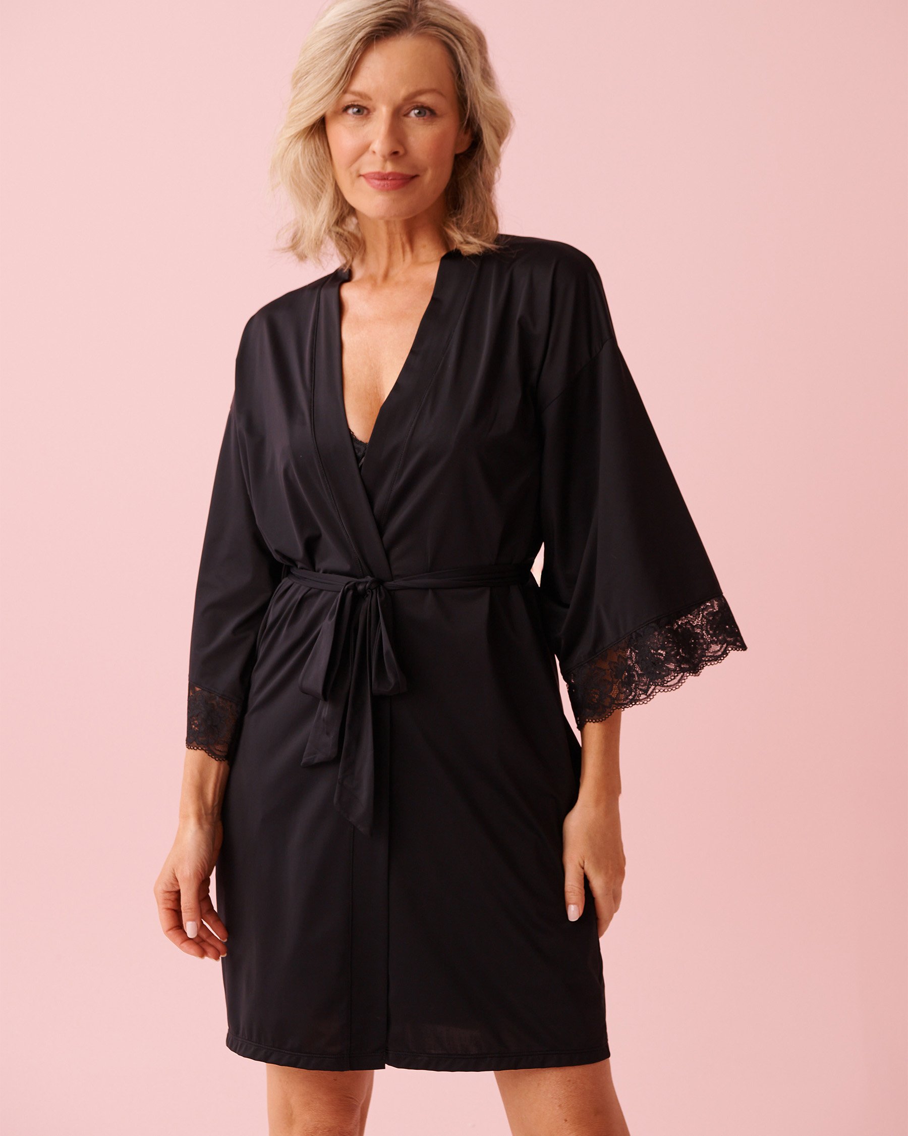 LA VIE EN ROSE Lace Trim Kimono Black 60600113 - View1