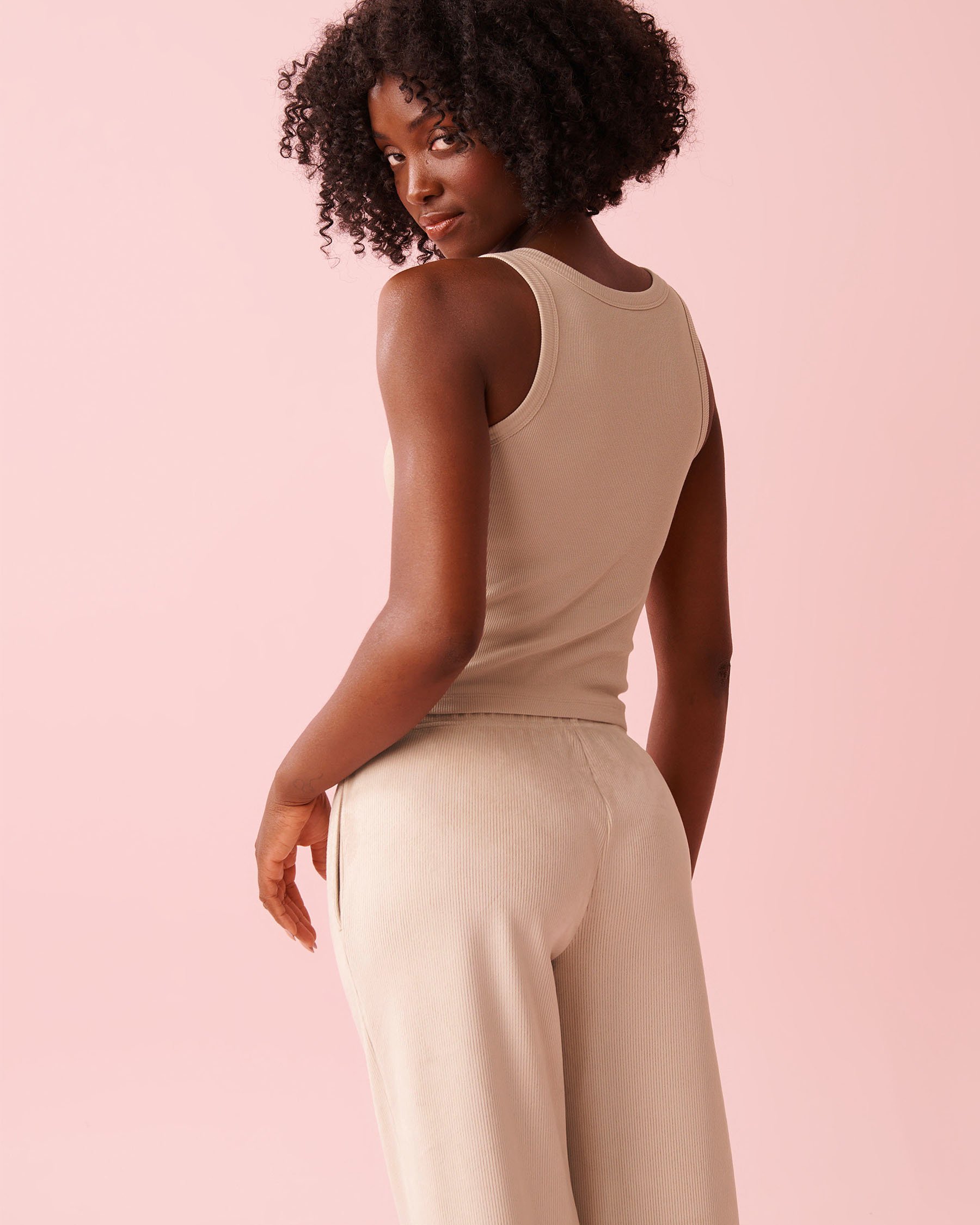 LA VIE EN ROSE Ribbed Cotton Cami with Shelf Bra Beige 50100123 - View2