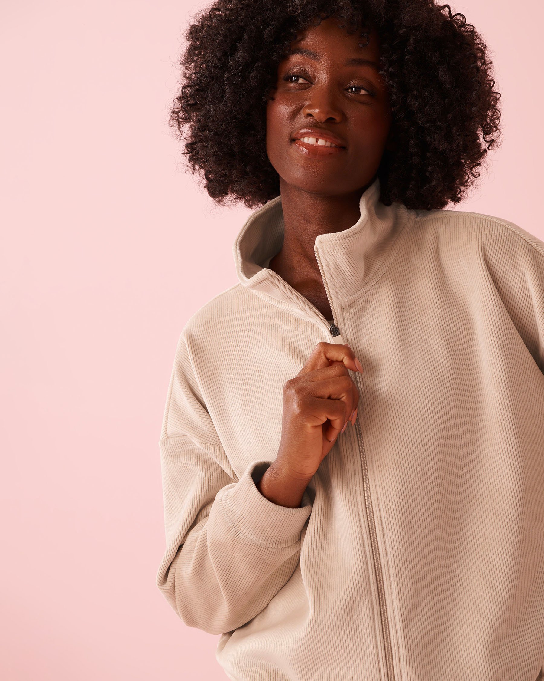 LA VIE EN ROSE Heavy Ribbed Zip-up Sweatshirt Beige 50100121 - View3