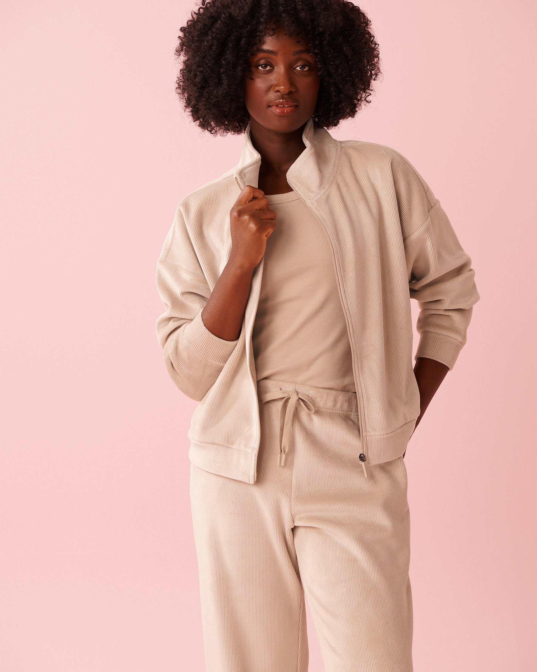 LA VIE EN ROSE Heavy Ribbed Zip-up Sweatshirt Beige 50100121 - View4