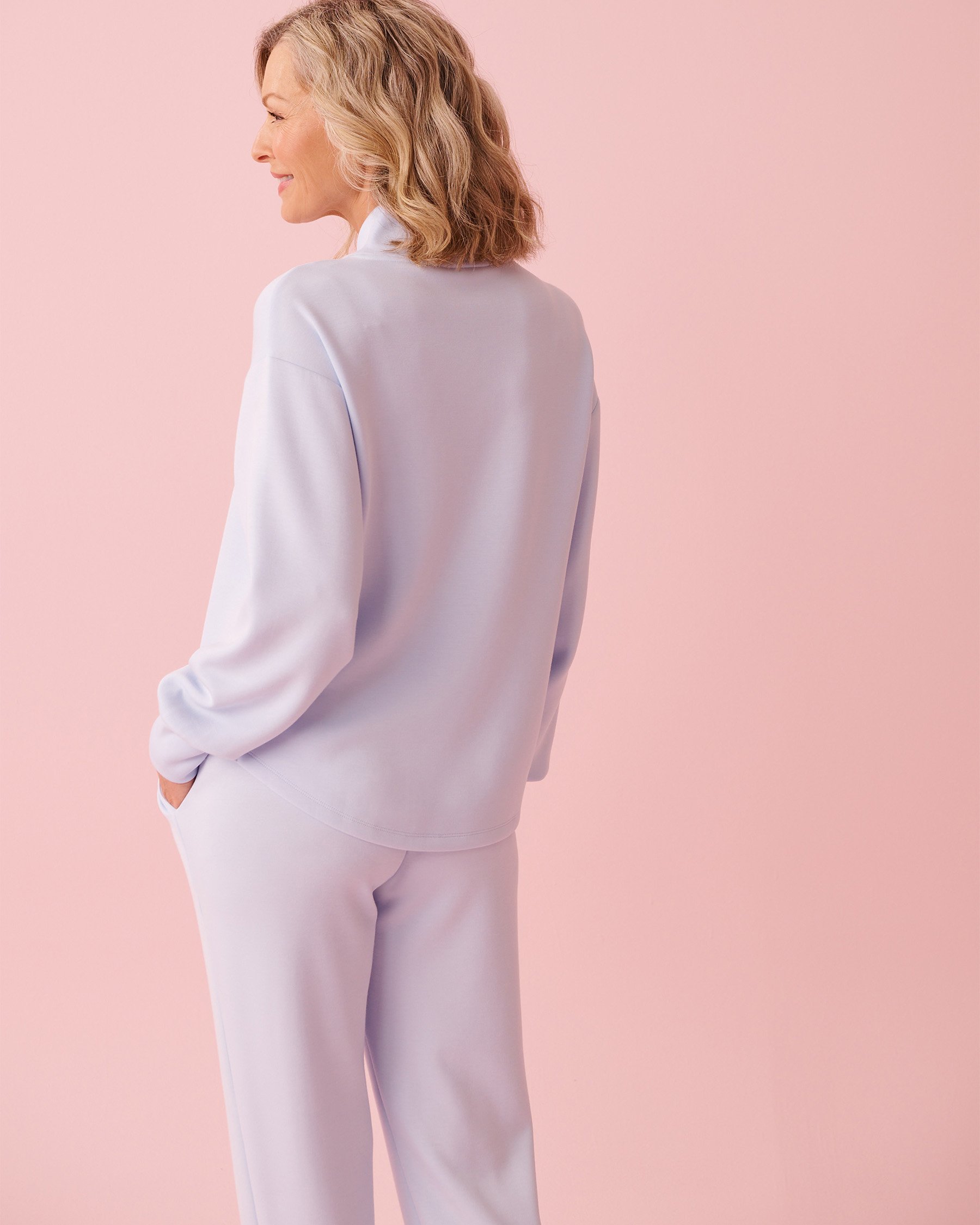 LA VIE EN ROSE Interlock Half-zip Sweatshirt Soft Blue 50100120 - View5