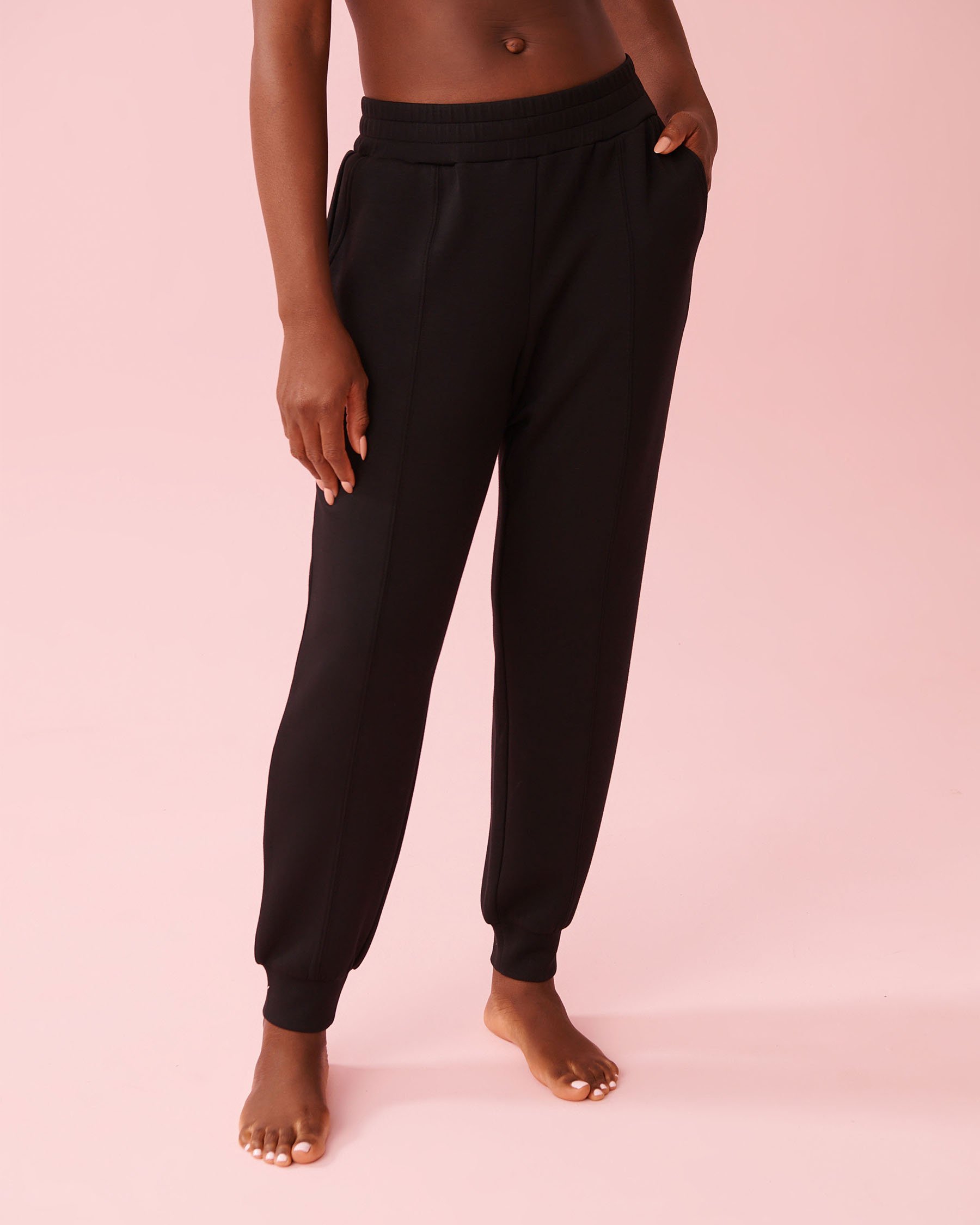 LA VIE EN ROSE Interlock Pants Black 50200109 - View1
