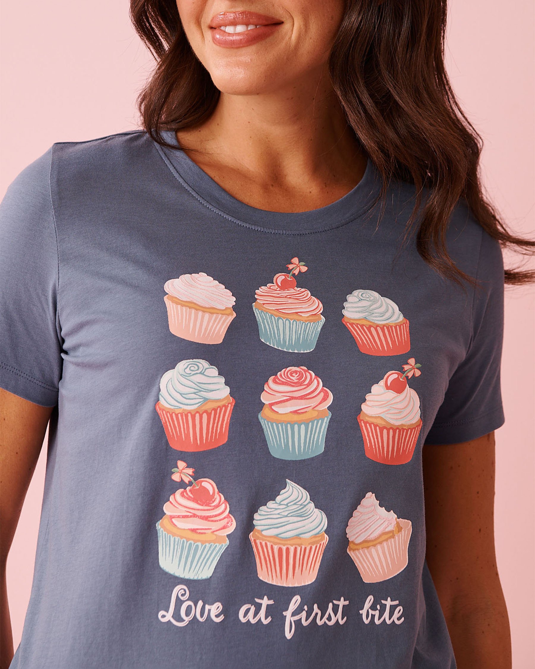 LA VIE EN ROSE T-shirt col rond en coton imprimé cupcakes Bleu brume 40100836 - Voir3