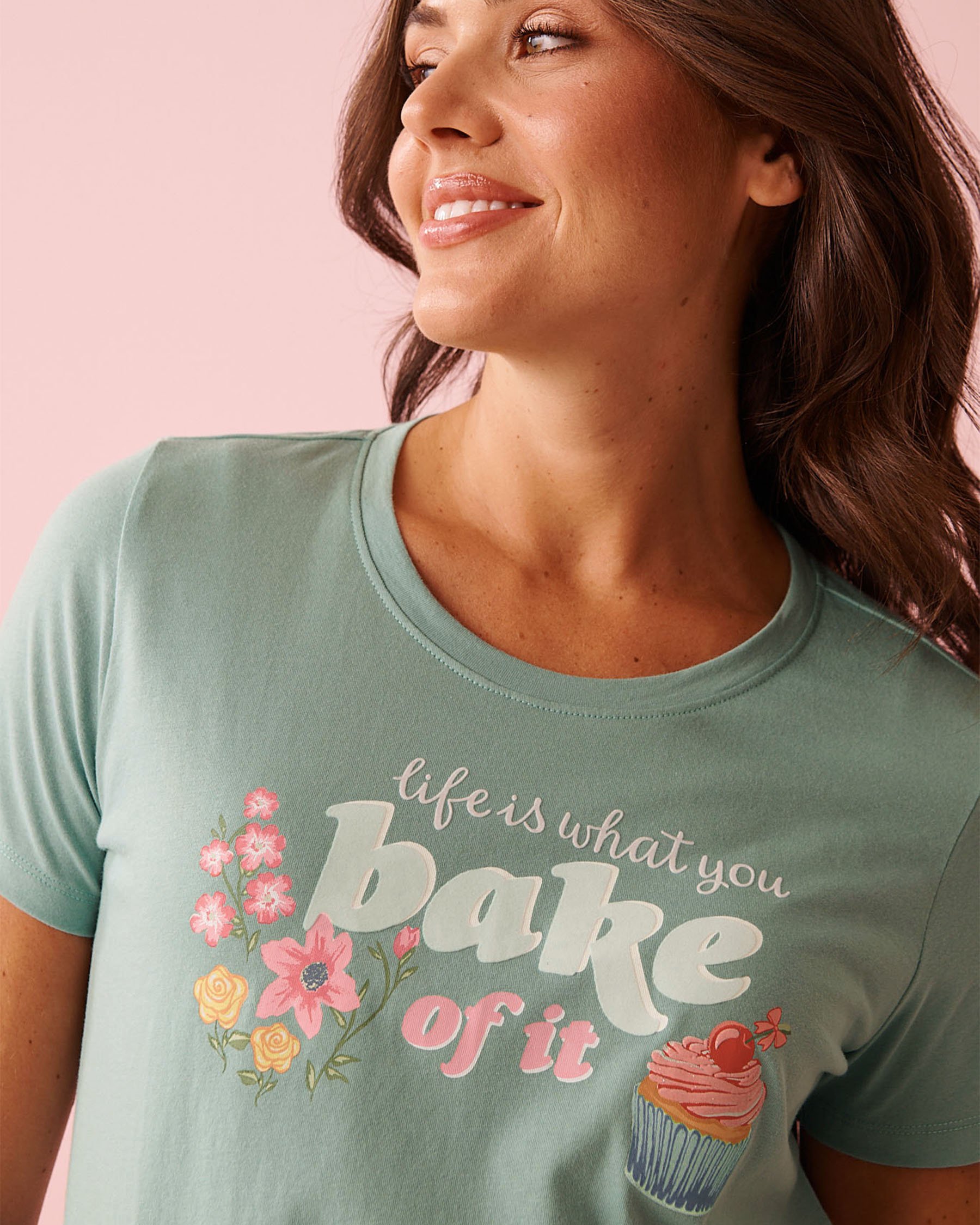 LA VIE EN ROSE T-shirt col rond en coton imprimé fleurs et cupcake Menthe poudrée 40100836 - Voir3