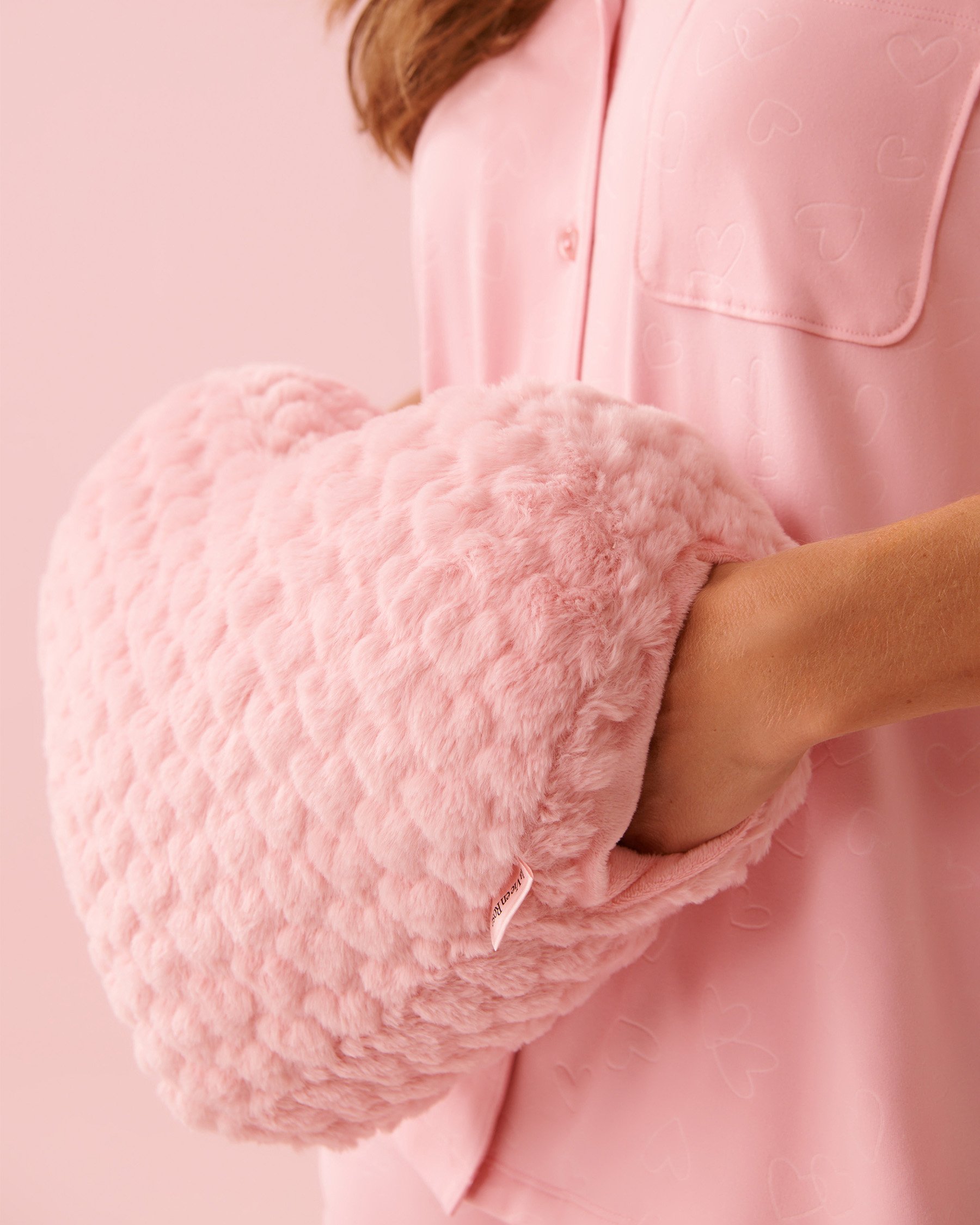 LA VIE EN ROSE Heart Hand Warmer Pillow Dreamy Pink 40700449 - View2