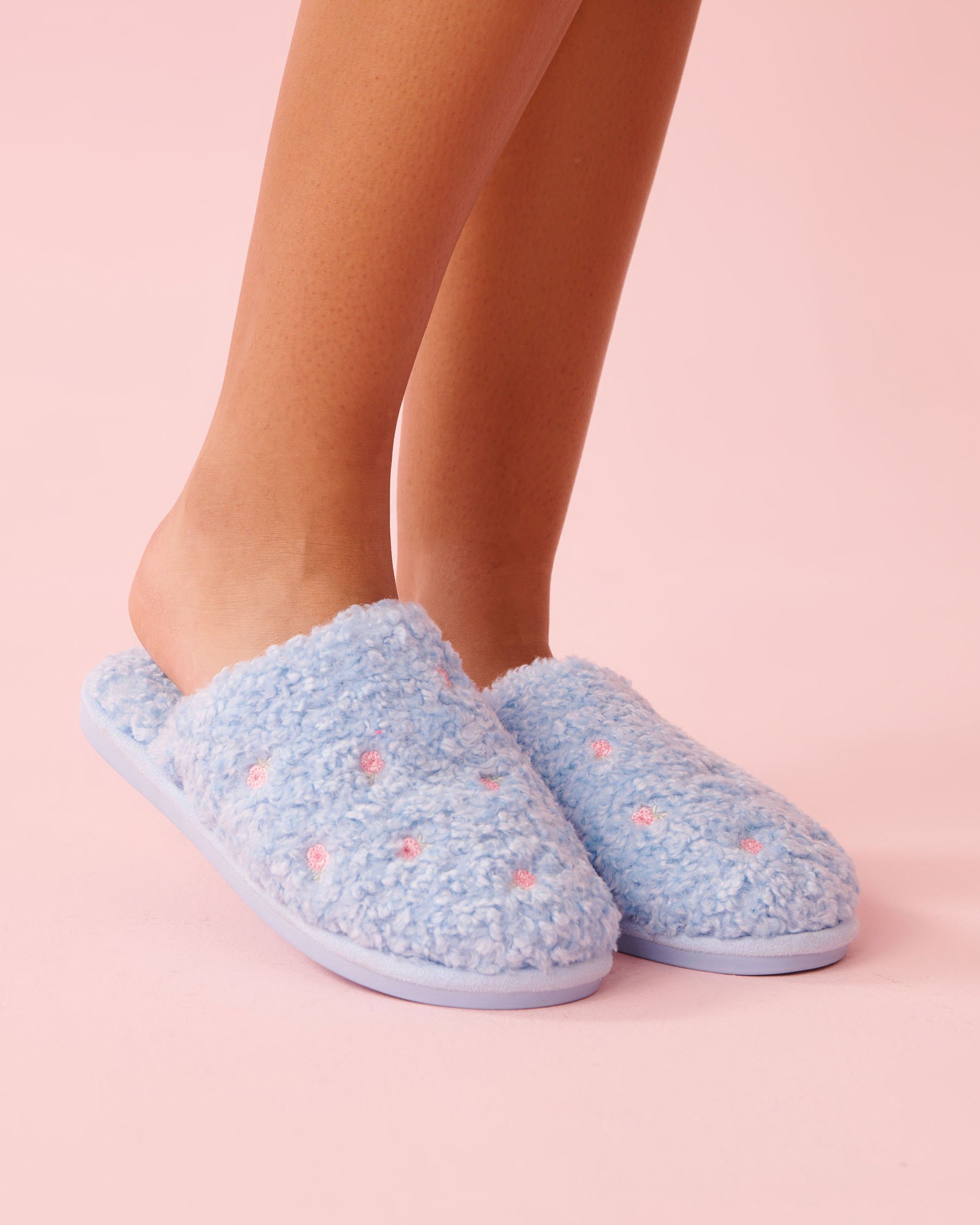 LA VIE EN ROSE Rose Embroidered Curly Fur Slippers Cloud Blue 40700454 - View1