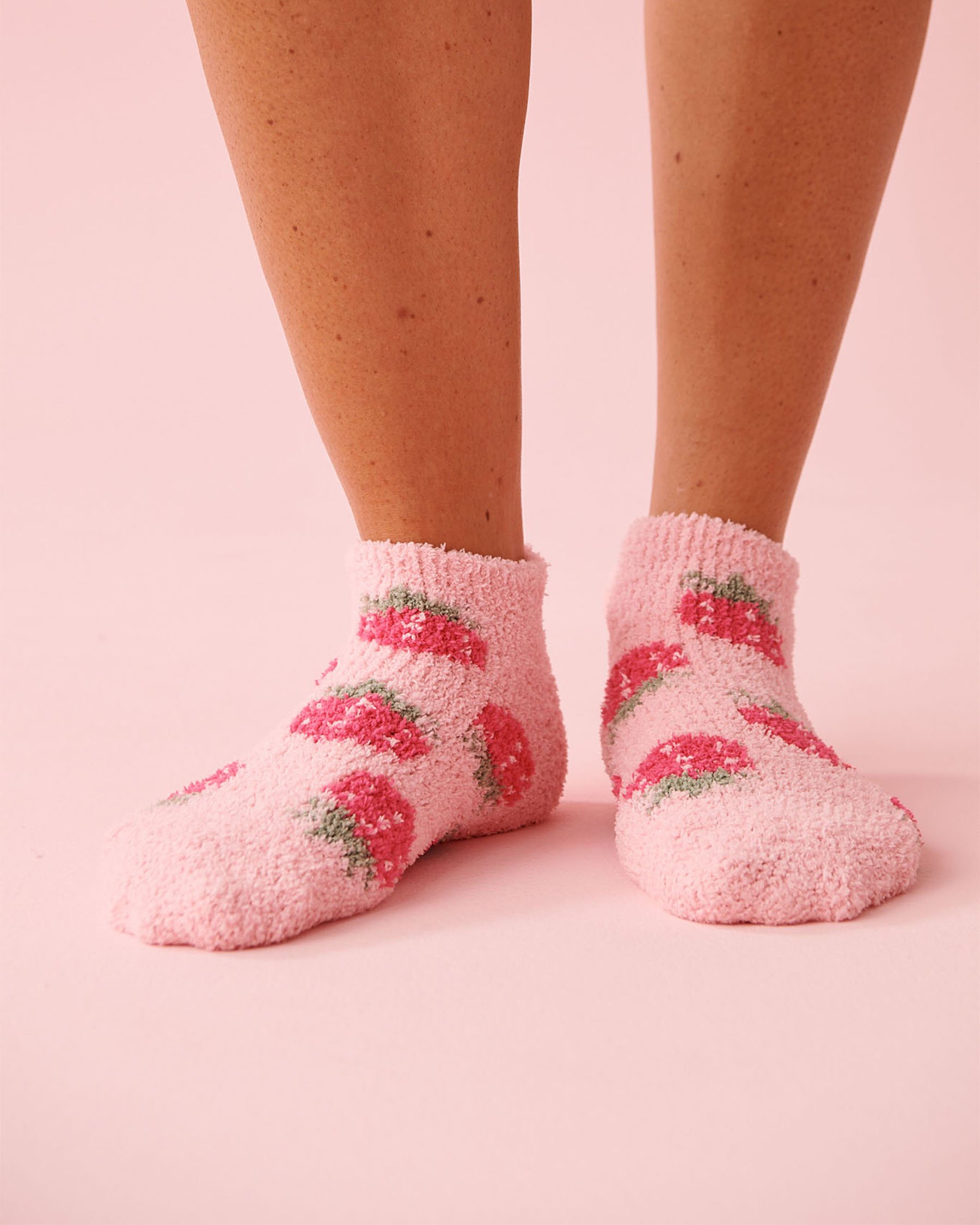 LA VIE EN ROSE Strawberry Print Pompom Soft Plush Socks Pink/Strawberries 40700456 - View1