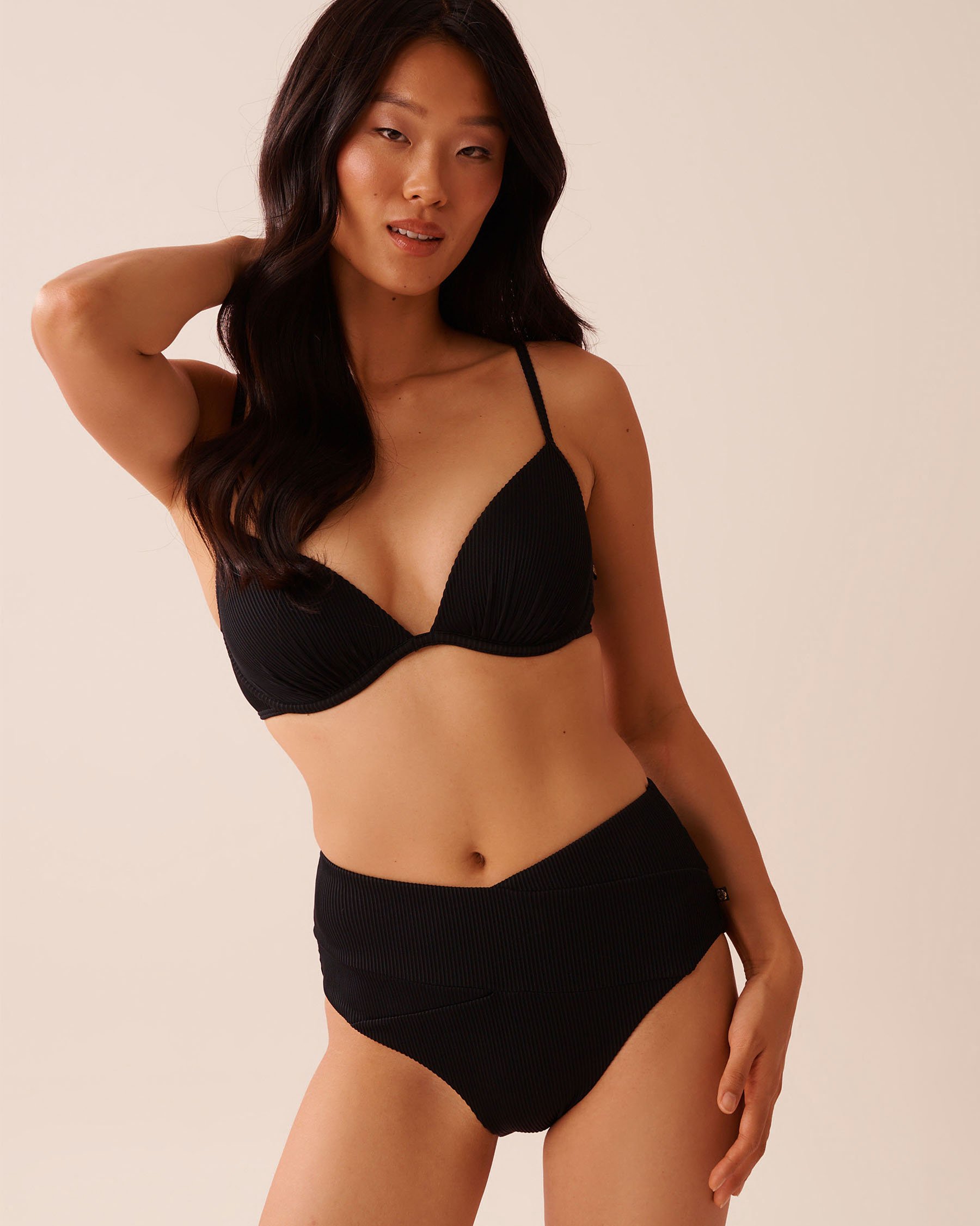 LA VIE EN ROSE AQUA SOLID Ribbed Push-up Bikini Top Black 70100878 - View1