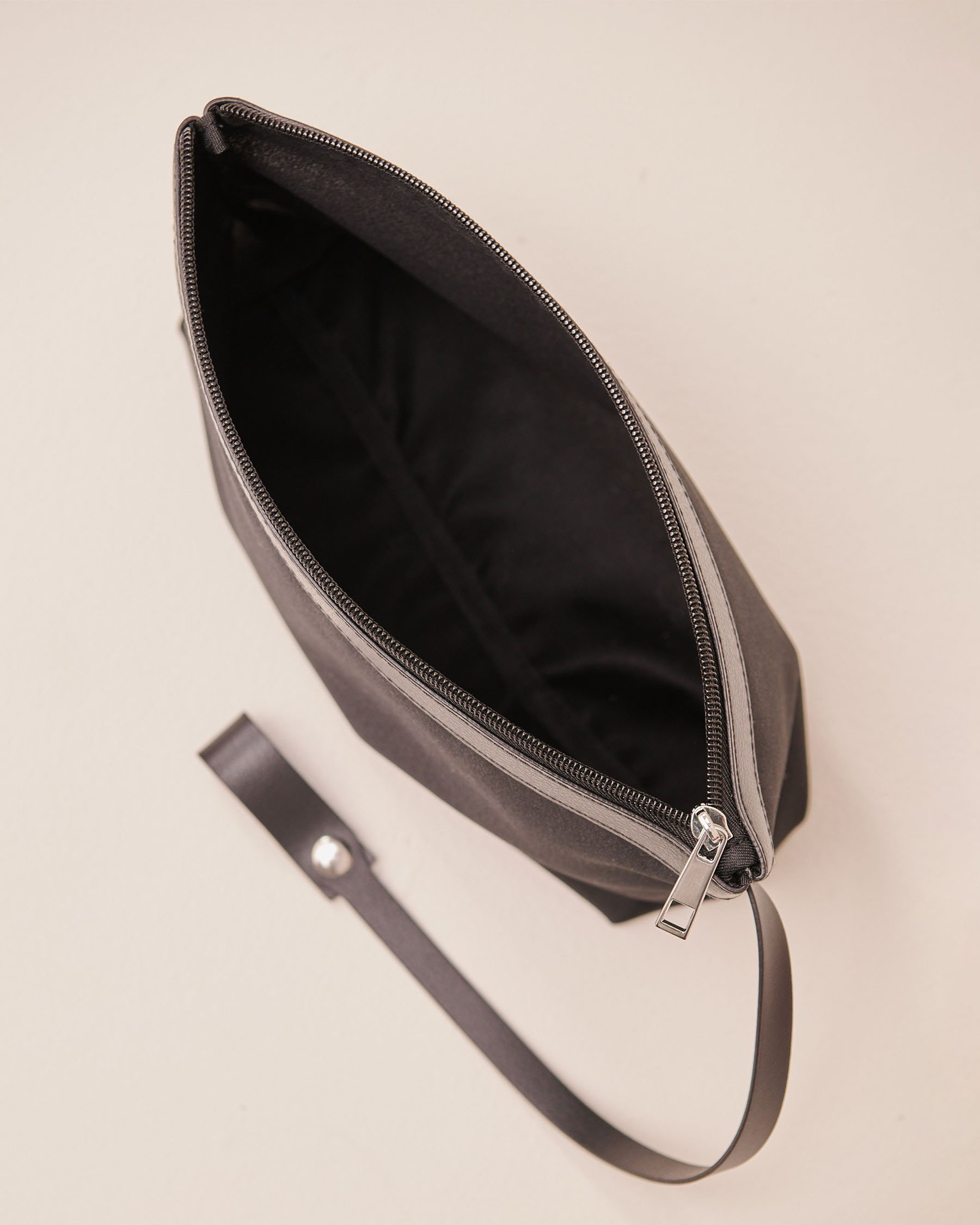 LA VIE EN ROSE Sac fourre-tout en faux cuir Noir 40700467 - Voir5