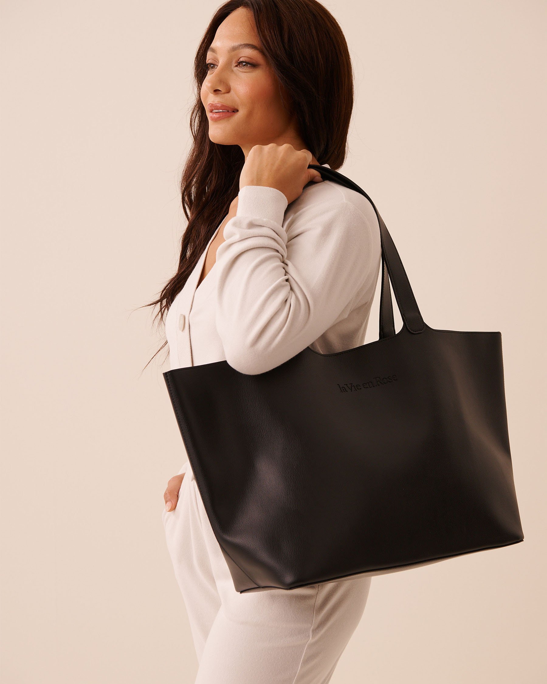 LA VIE EN ROSE Sac fourre-tout en faux cuir Noir 40700467 - Voir7