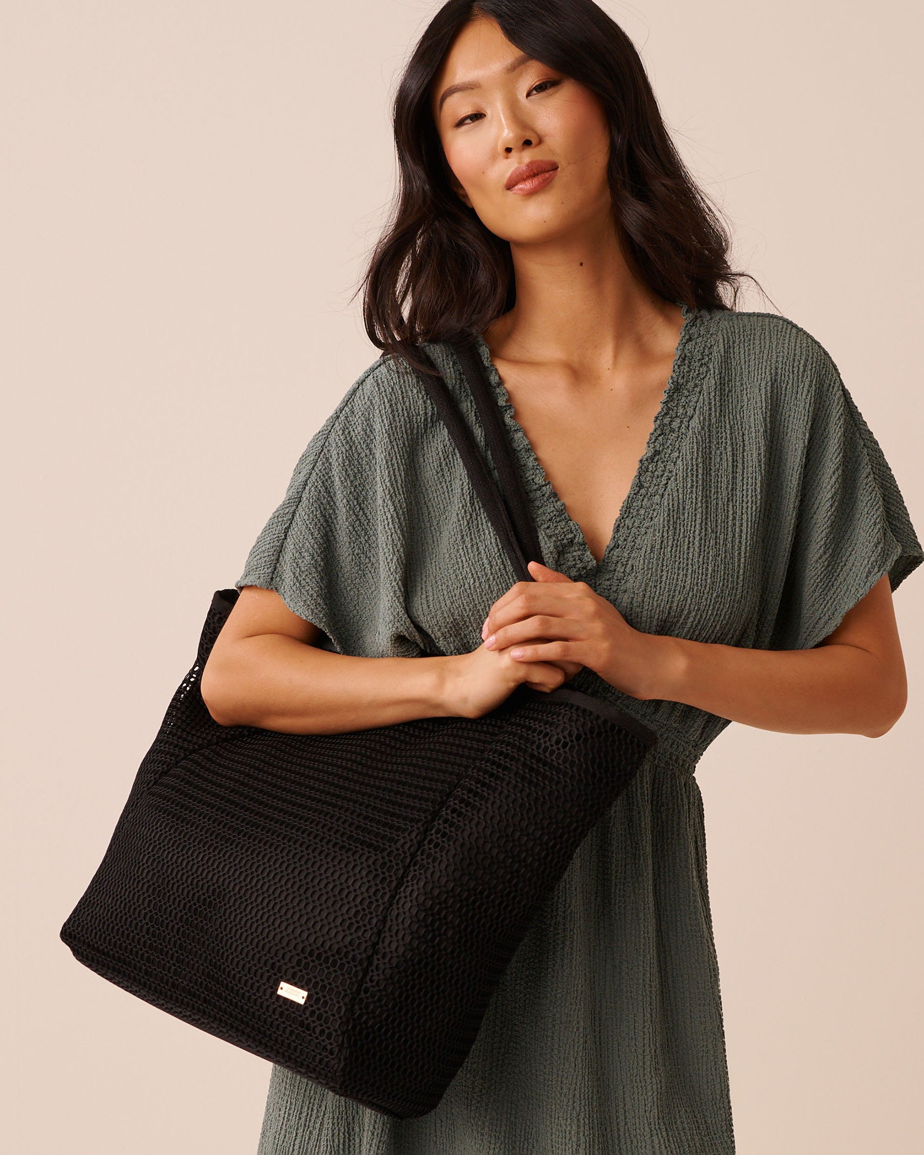 LA VIE EN ROSE AQUA Crochet Bag Black 80500127 - View3