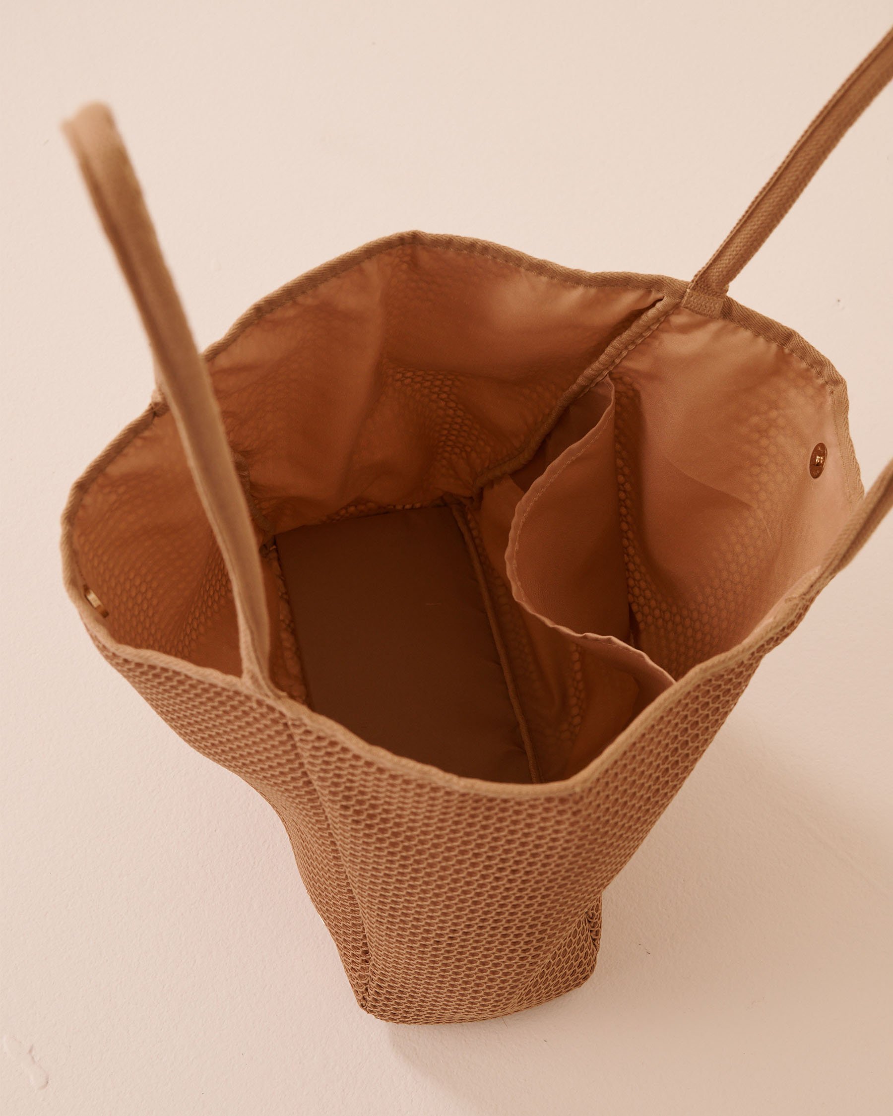 LA VIE EN ROSE AQUA Crochet Bag Dark Beige 80500127 - View2