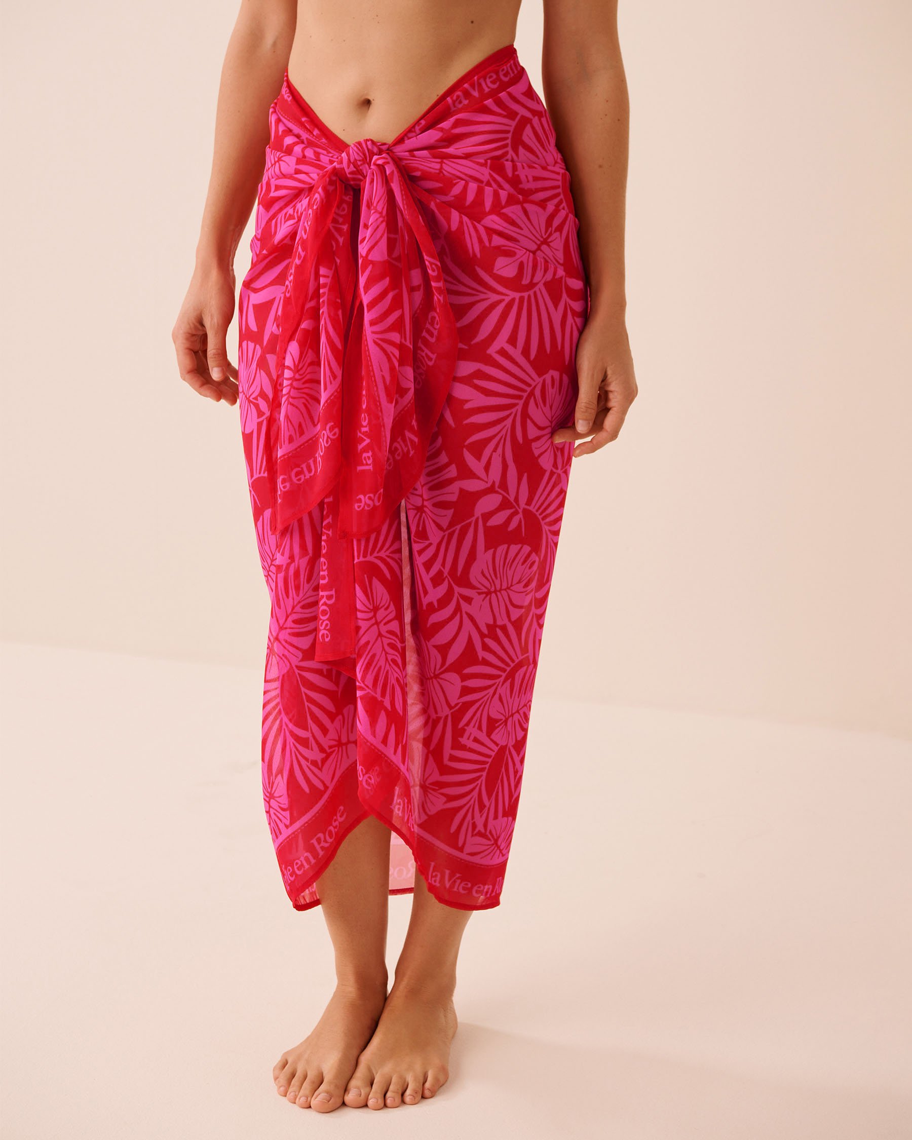 LA VIE EN ROSE AQUA Long Chiffon Pareo Red & Pink Tropical 80200097 - View1