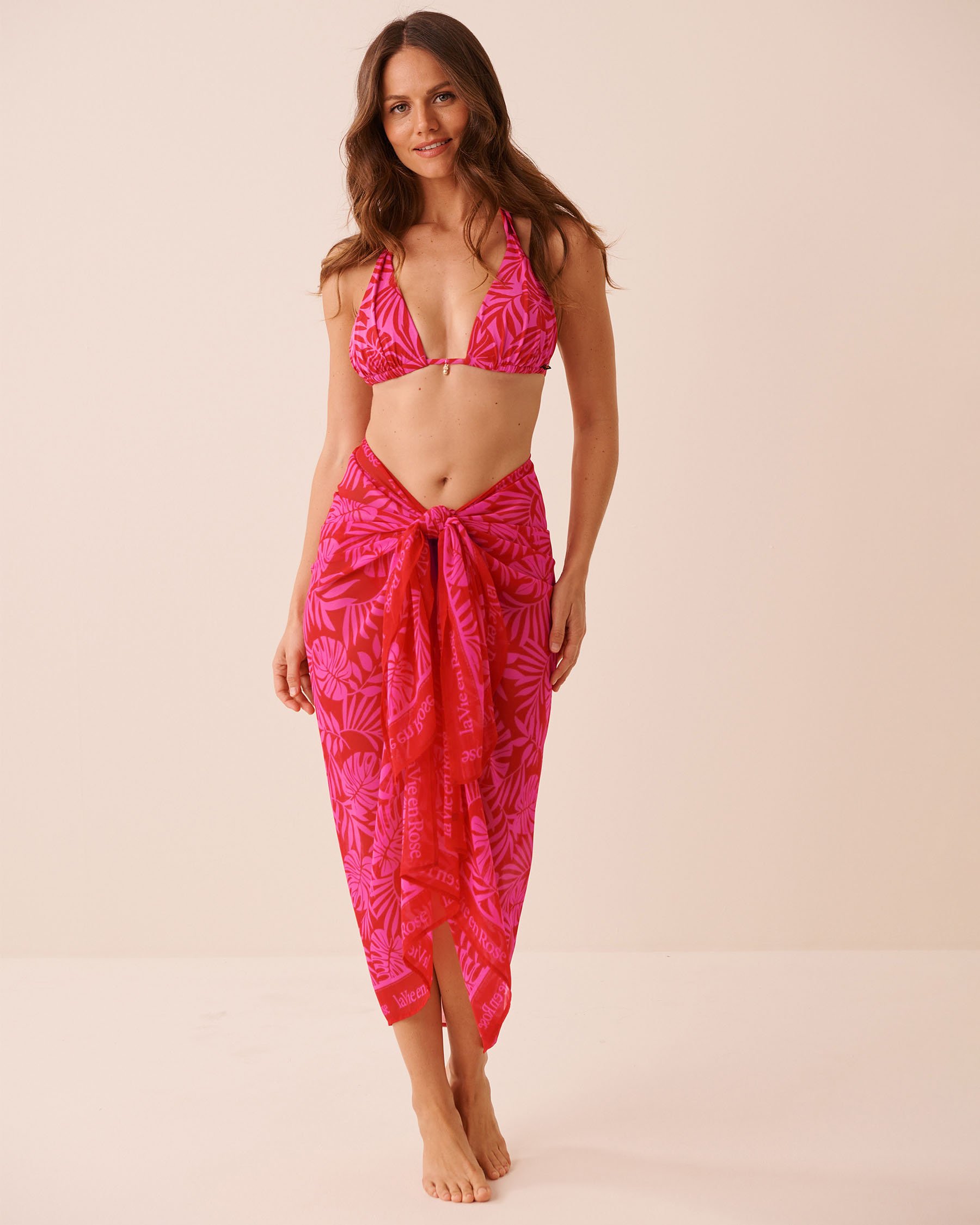 LA VIE EN ROSE AQUA Long Chiffon Pareo Red & Pink Tropical 80200097 - View3