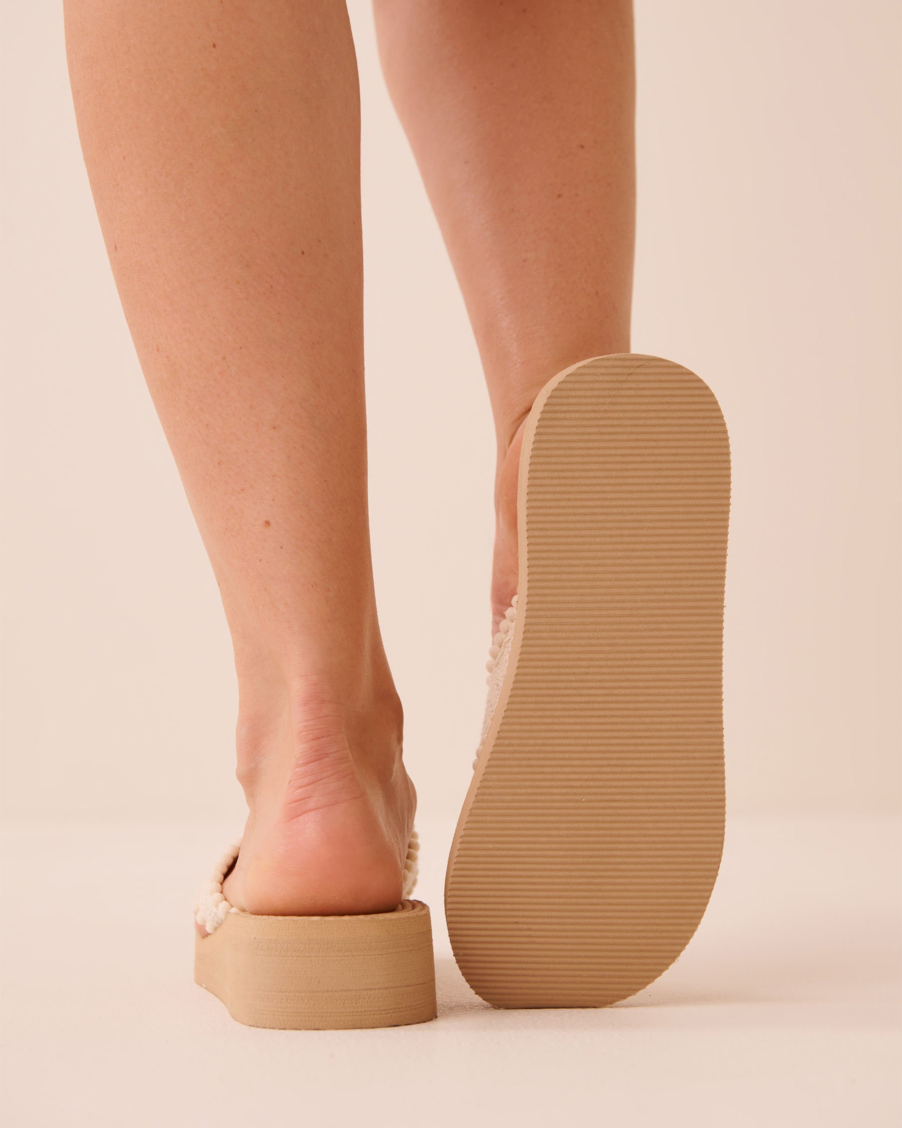 LA VIE EN ROSE AQUA Wedge Flip Flops Vanilla 80500129 - View2