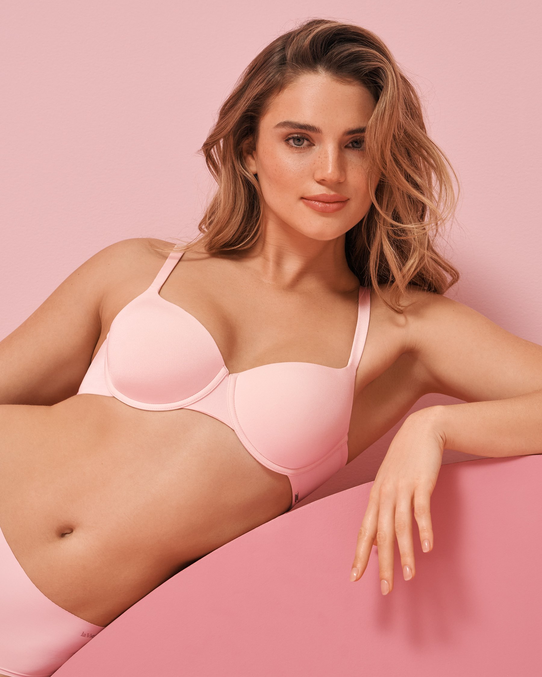 LA VIE EN ROSE Lightly Lined Flexible Demi Bra Pink 10200577 - View1