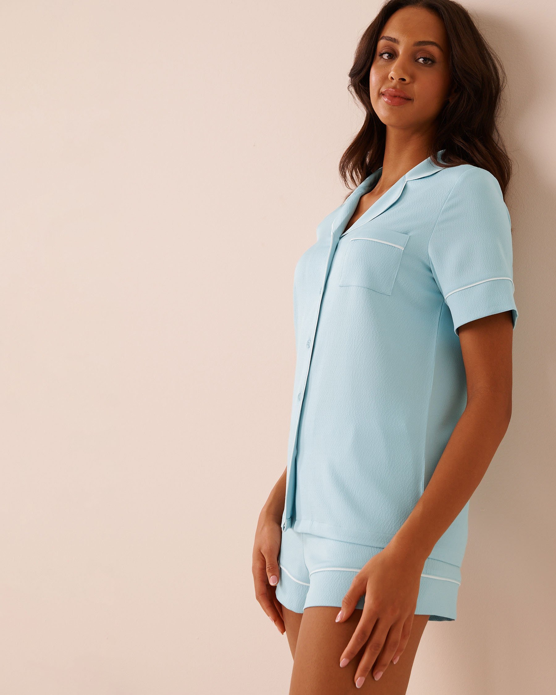 LA VIE EN ROSE Ensemble pyjama texturé manches courtes en satin Bleu pâle 60400071 - Voir3