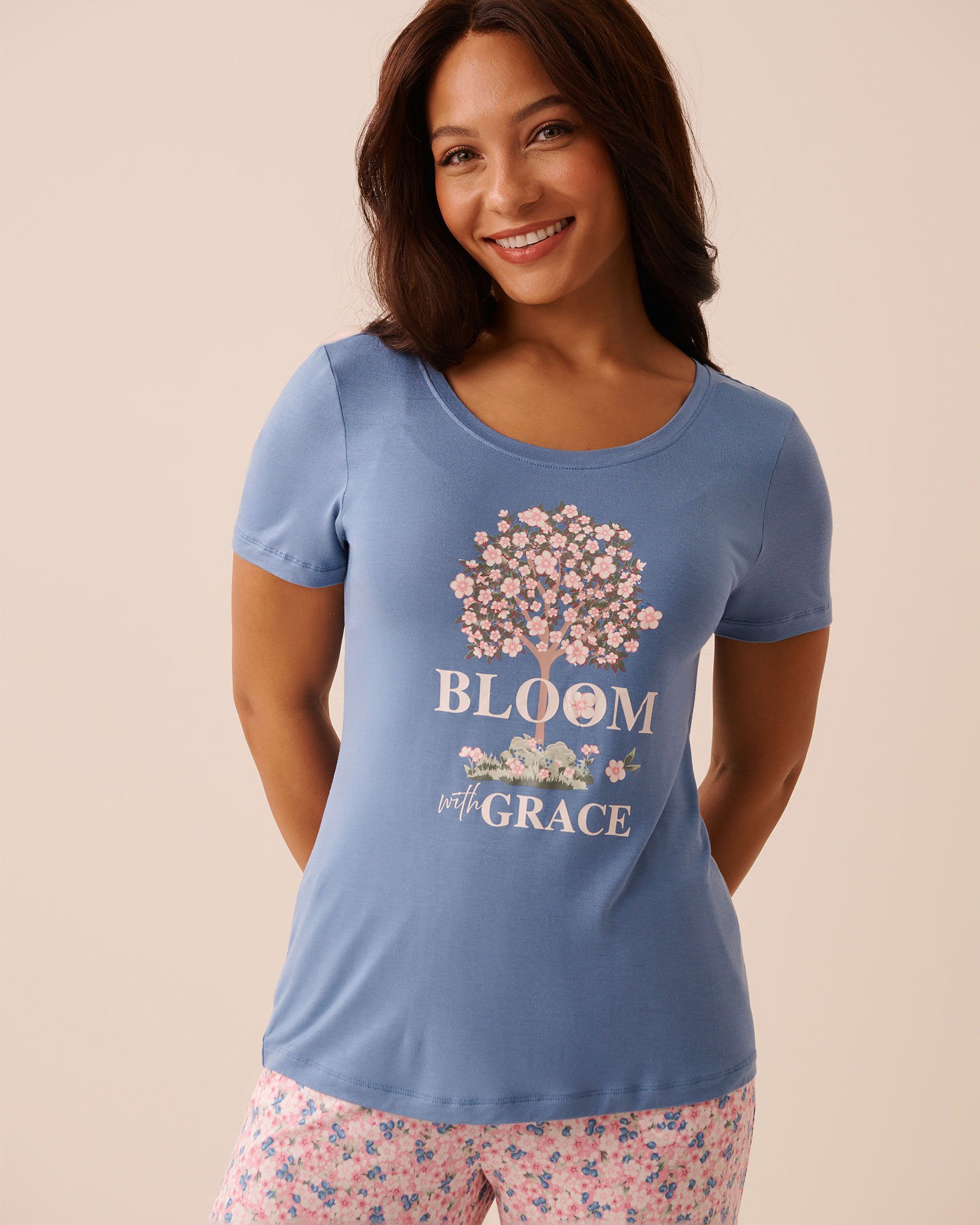 LA VIE EN ROSE T-shirt manches courtes en jersey doux imprimé fleurs roses Bleu/Fleurs 60100190 - View1