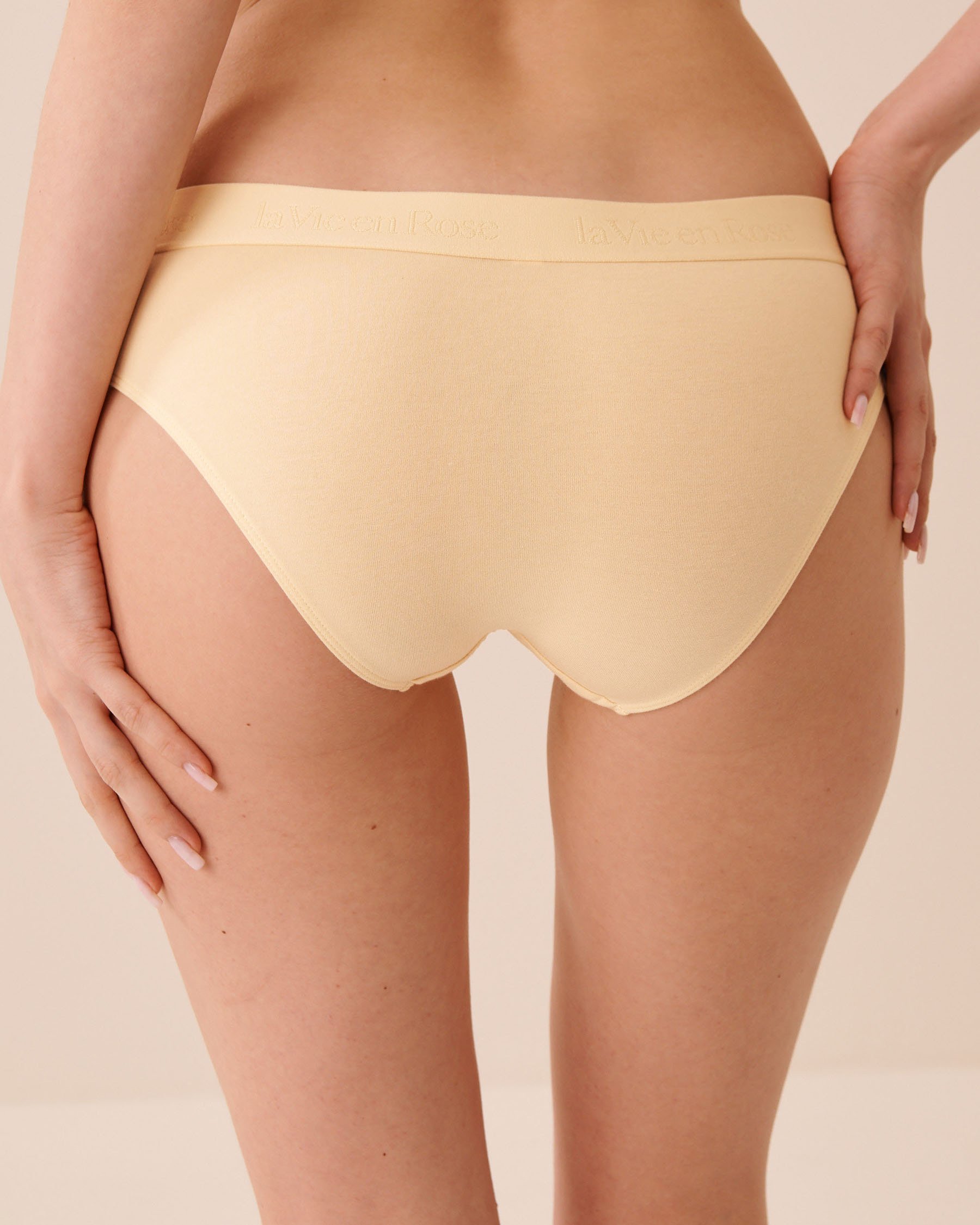 LA VIE EN ROSE Cotton and Logo Elastic Band Bikini Panty Pale Yellow 20100734 - View2