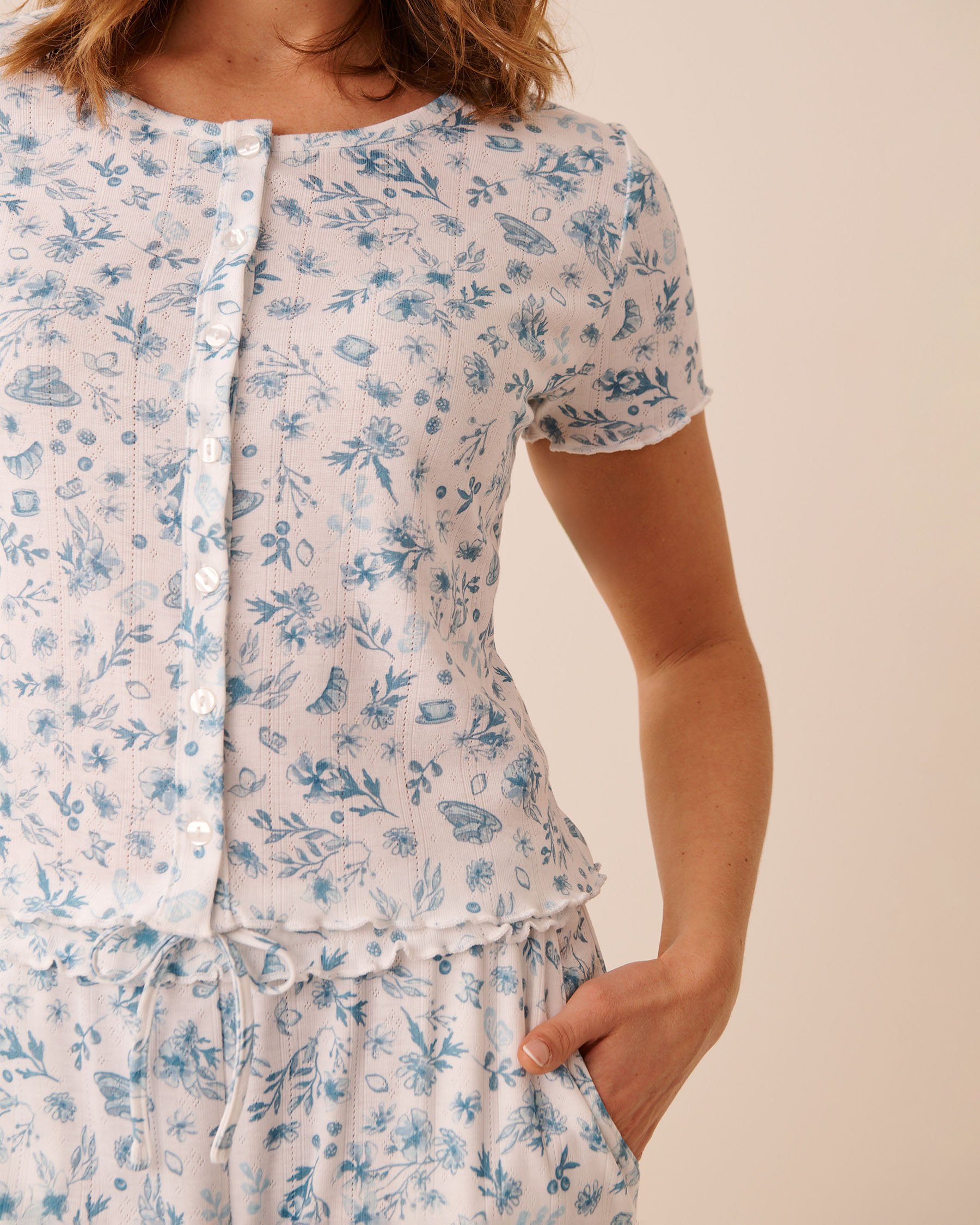 LA VIE EN ROSE Floral Print Ruffle Hem Pointelle Short Sleeve T-shirt Blue Flowers 40100856 - View3